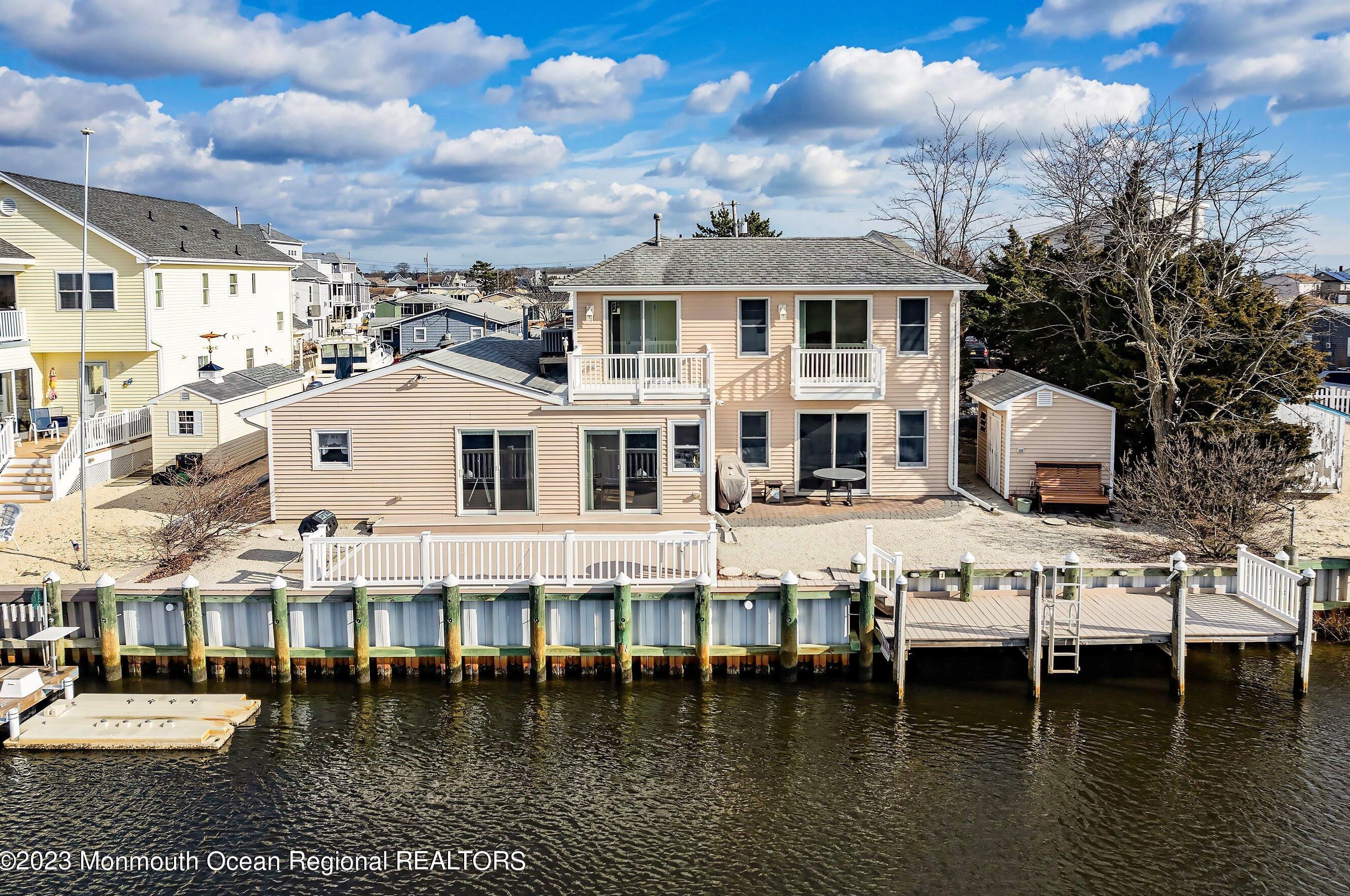 40 Portland Dr, Tuckerton NJ  08087-1213 exterior
