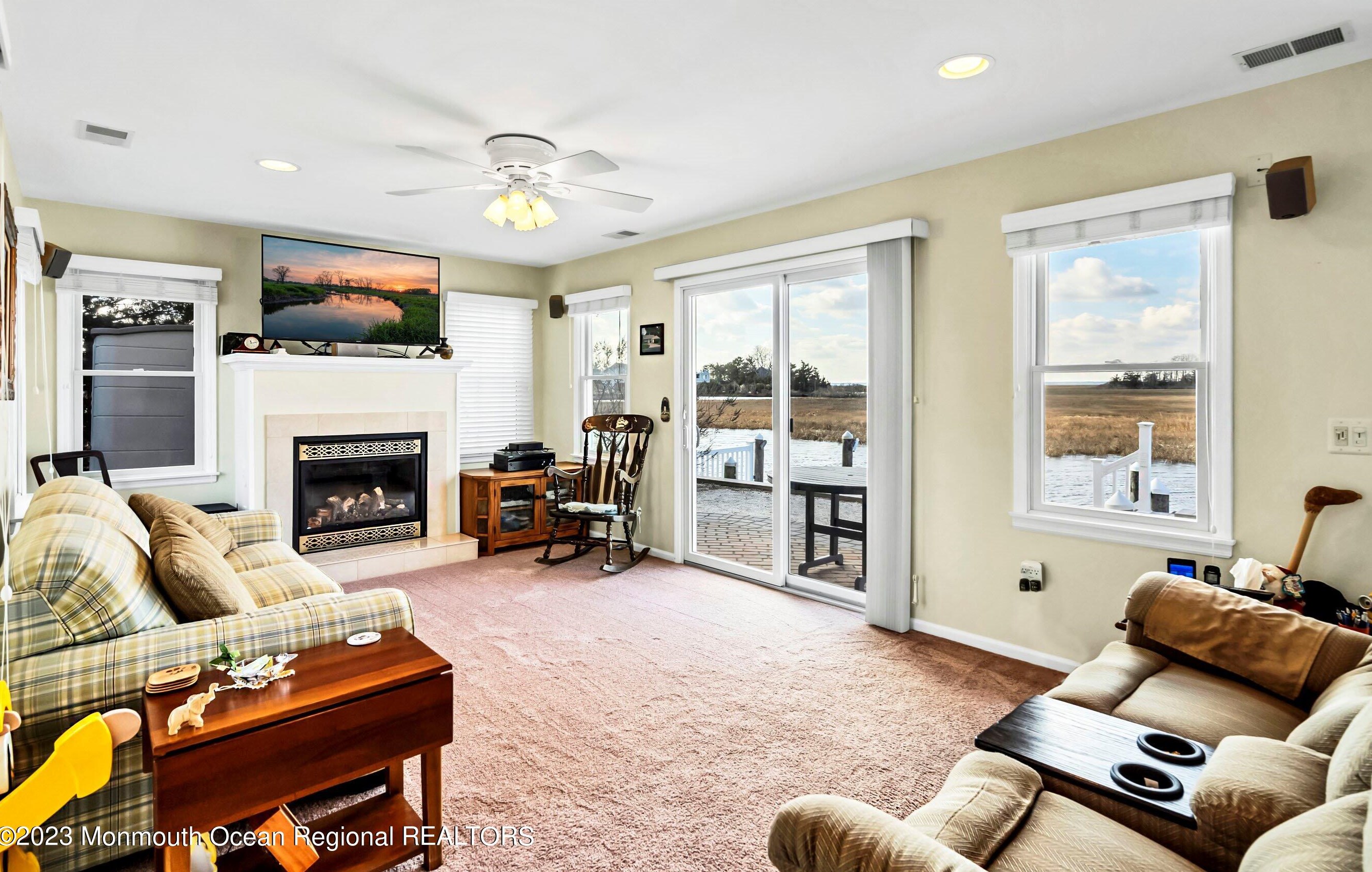 40 Portland Dr, Tuckerton NJ  08087-1213 exterior