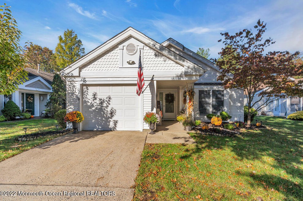 2413 Coral Leaf Rd, Toms River NJ  08755-1802 exterior