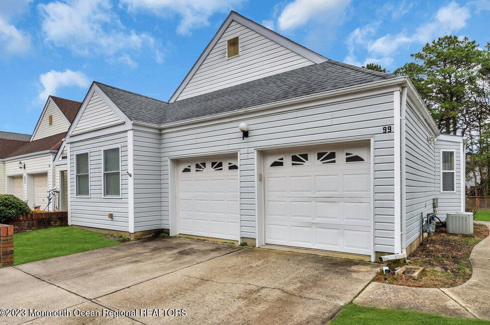 99 Deerfield Dr, Stafford Township, NJ 08050
