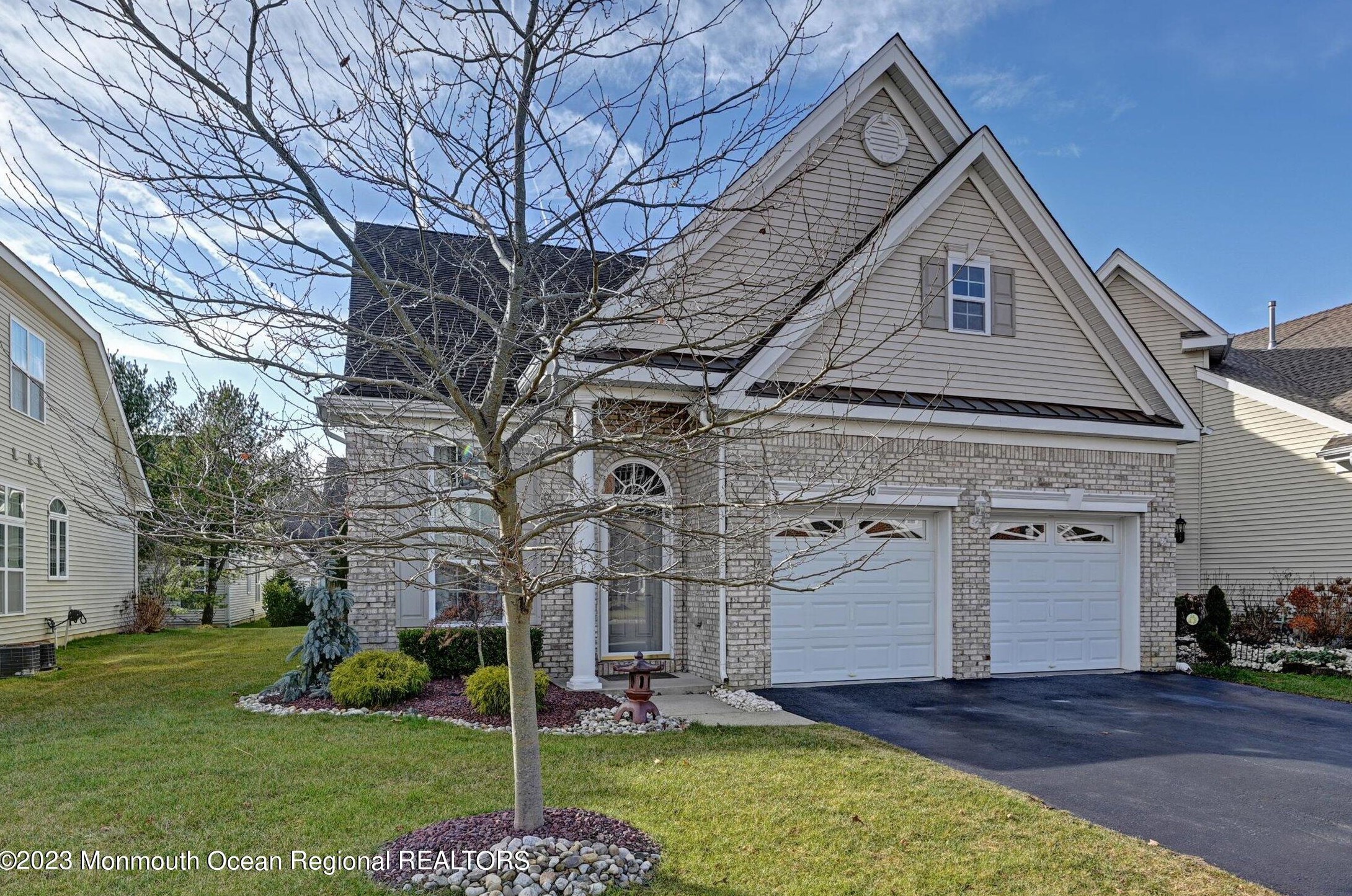 40 Jumping Brook Dr, Lakewood, NJ 08701