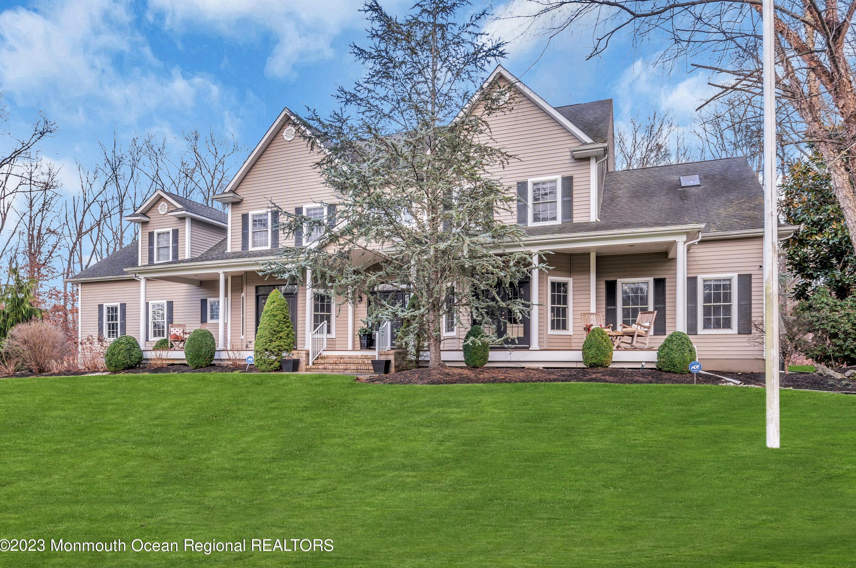 7 Greentree Ct, Wall Township, NJ 07731