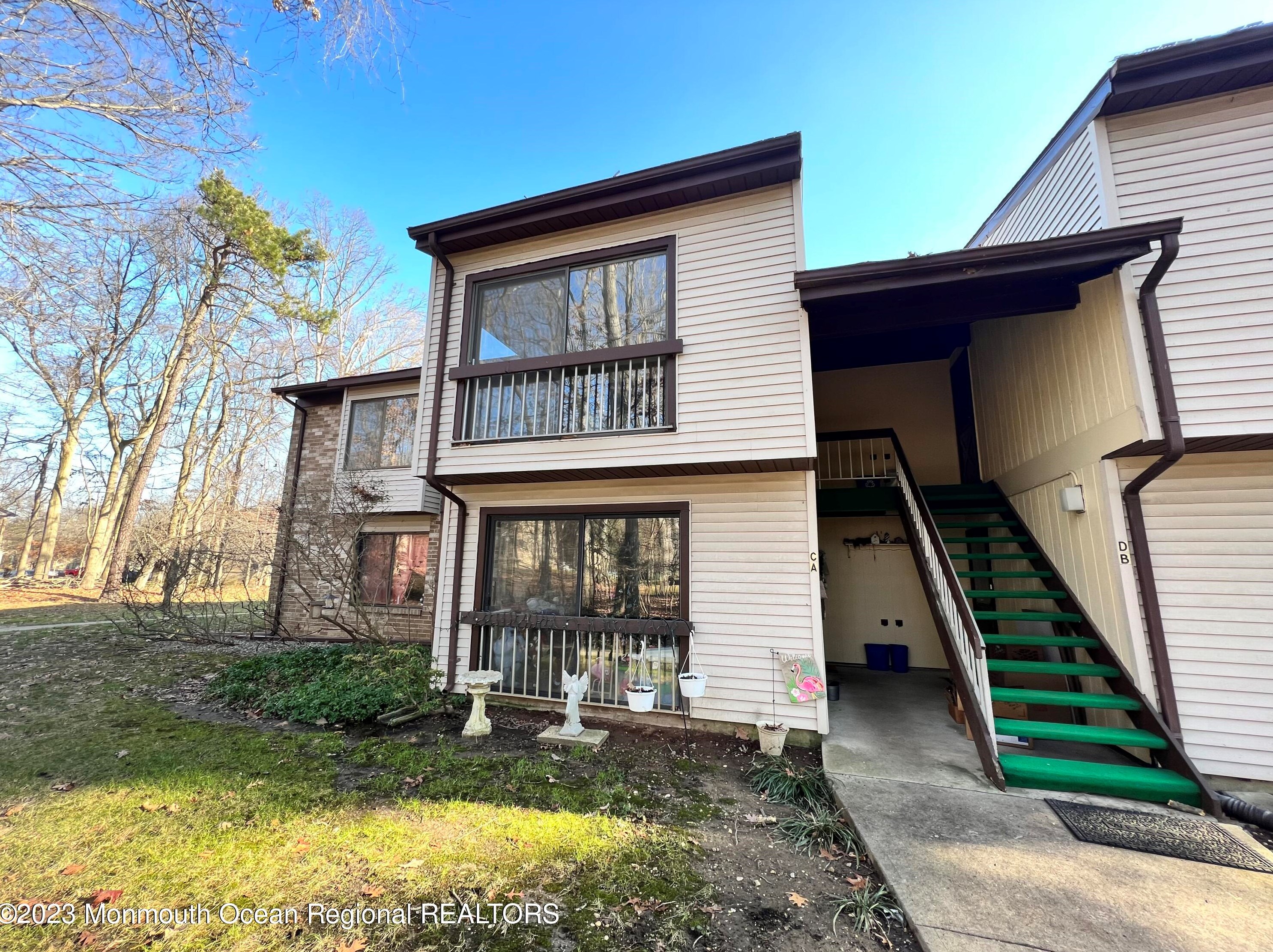 130 Amberly Dr #c, Millstone Township, NJ