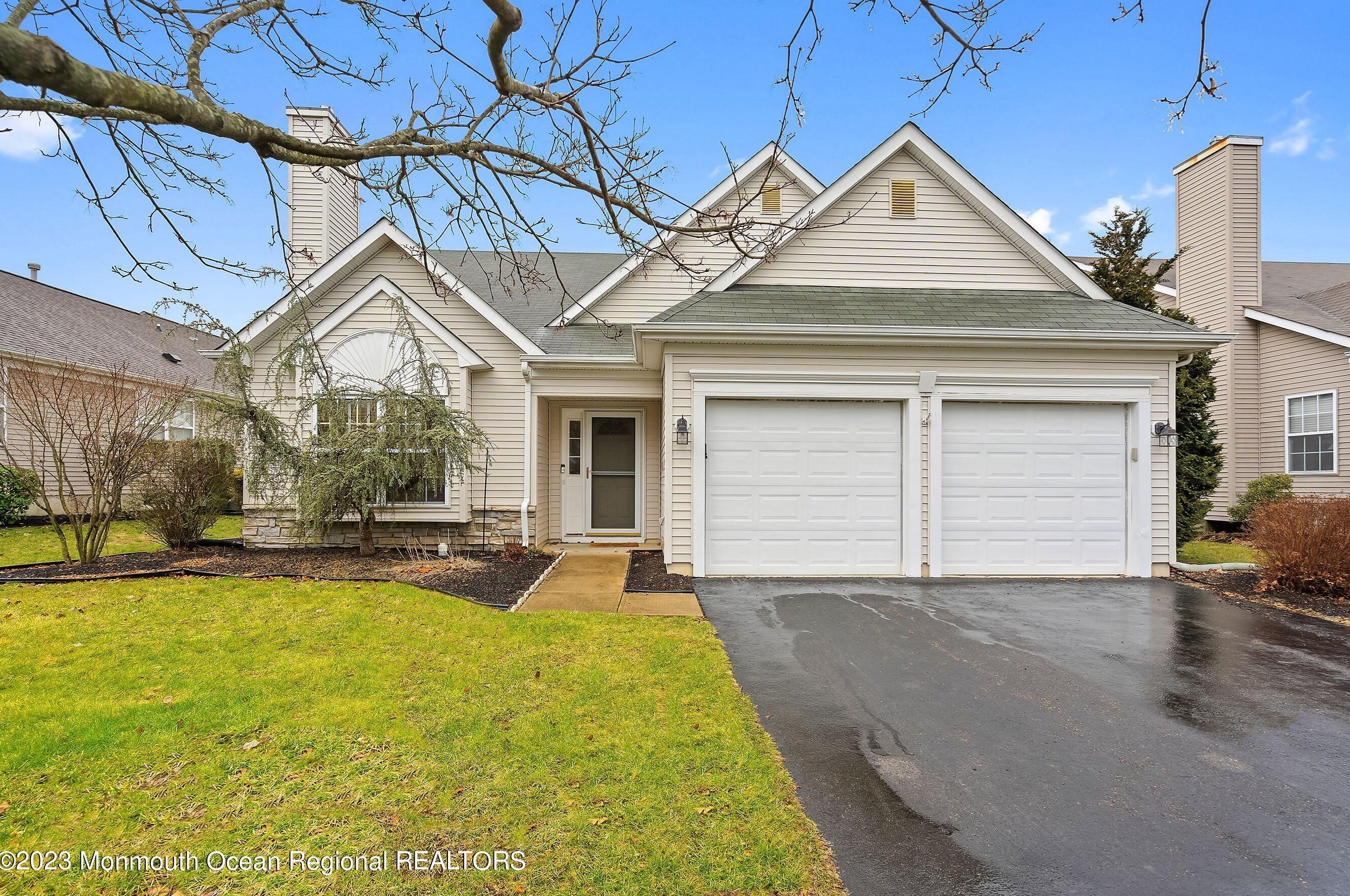 165 Skyline Dr, Lakewood, NJ 08701