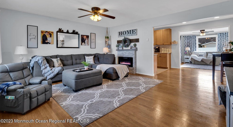 205 Walnut Dr, Lacey Township, NJ 08734