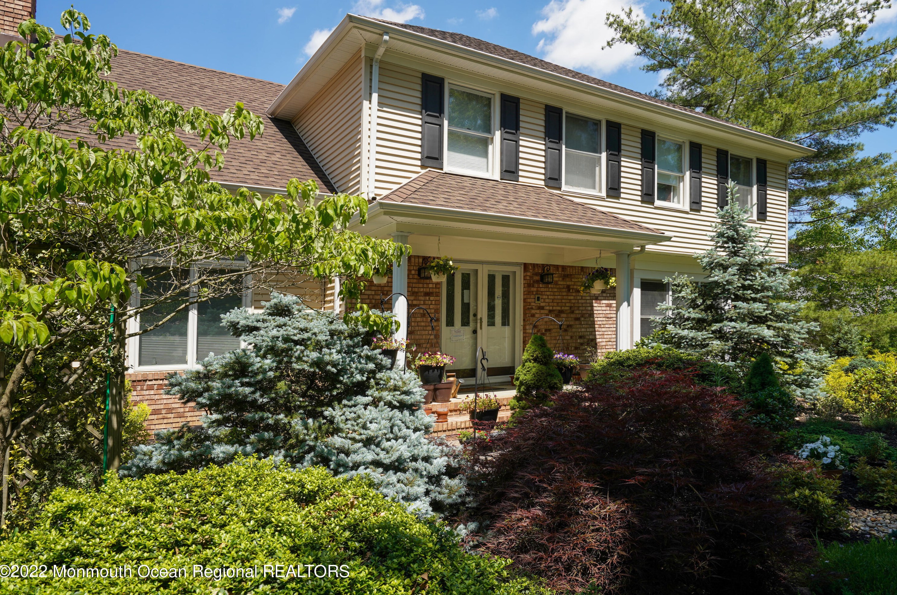 16 Meadows Ln, Tinton Falls, NJ 07712