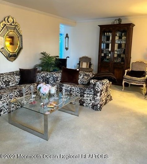 99 Poplar Pl, East Freehold, NJ 07728