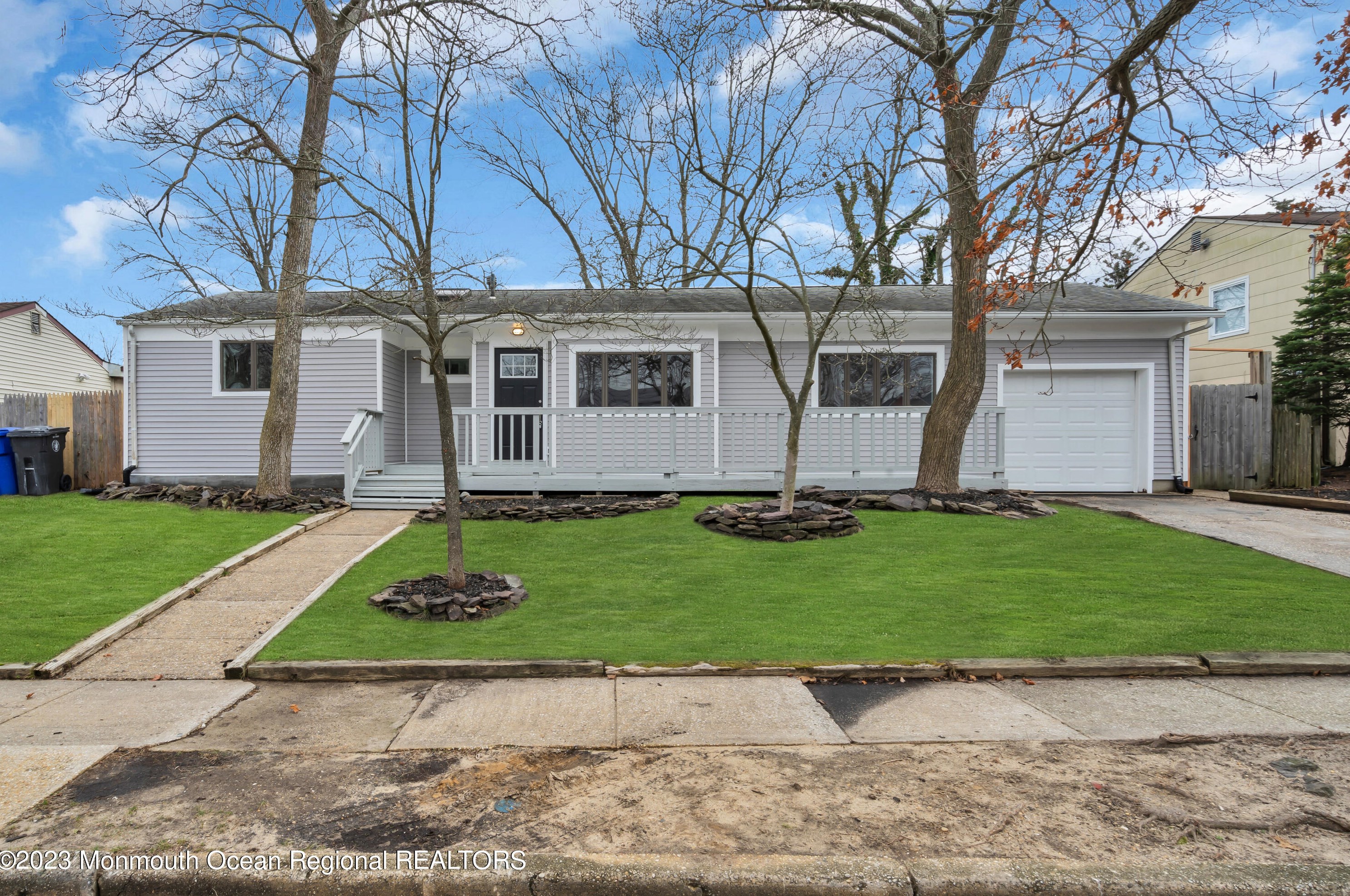951 Meredith Dr, Toms River NJ  08753-3941 exterior