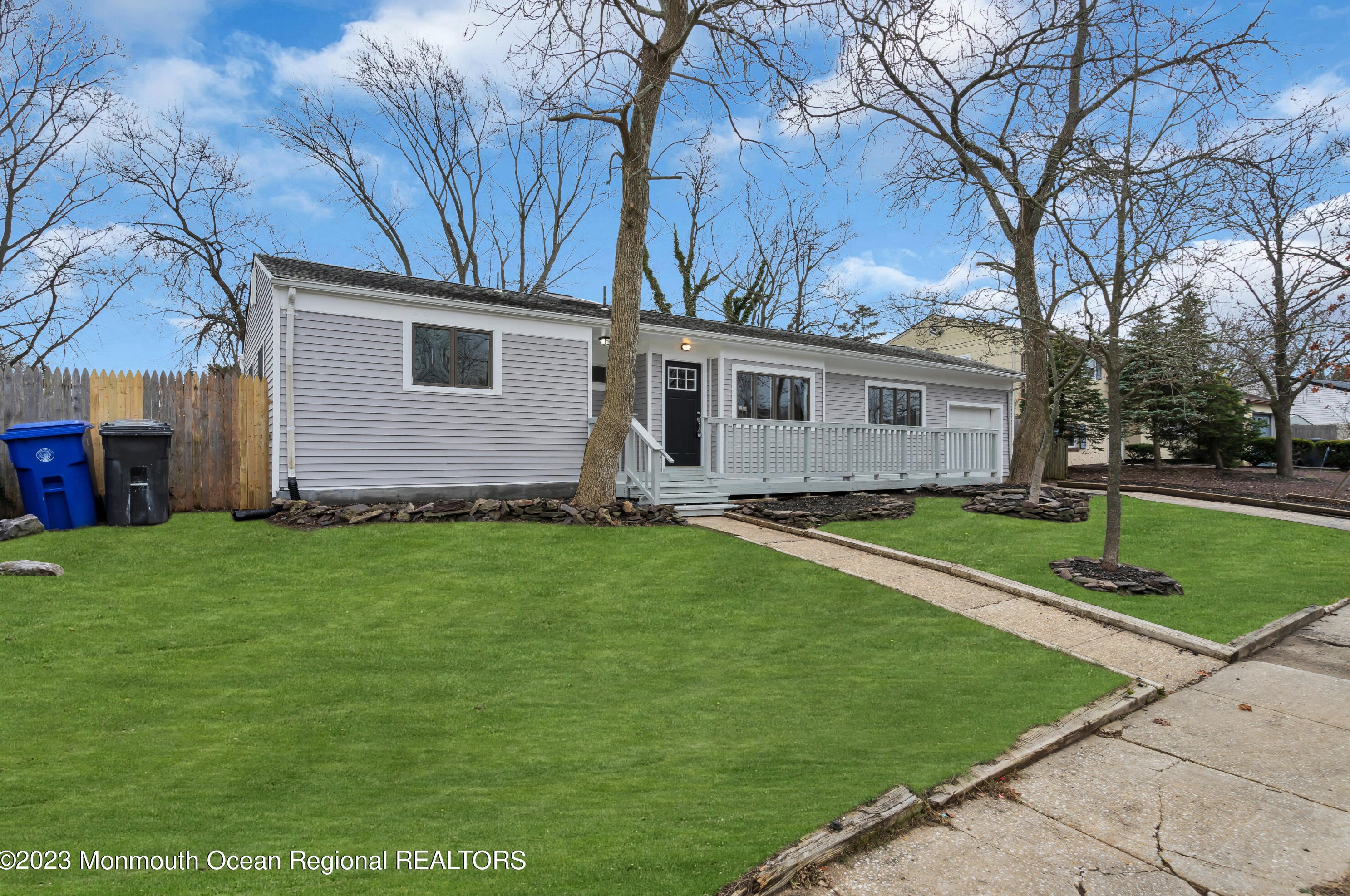 951 Meredith Dr, Toms River, NJ 08753