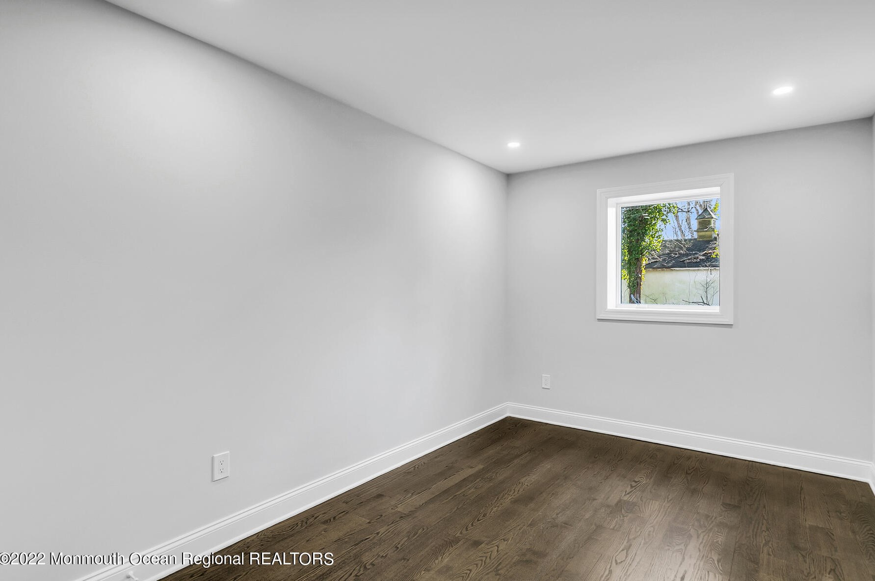 33 New St, Vanderburg NJ  07722-1646 exterior