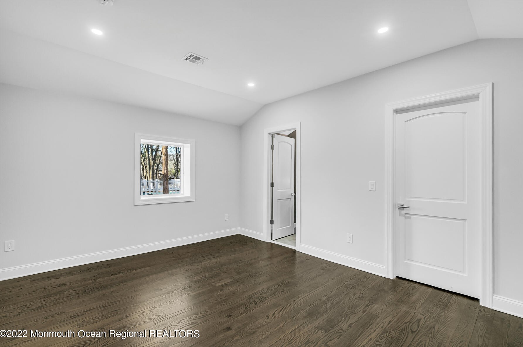 33 New St, Vanderburg NJ  07722-1646 exterior