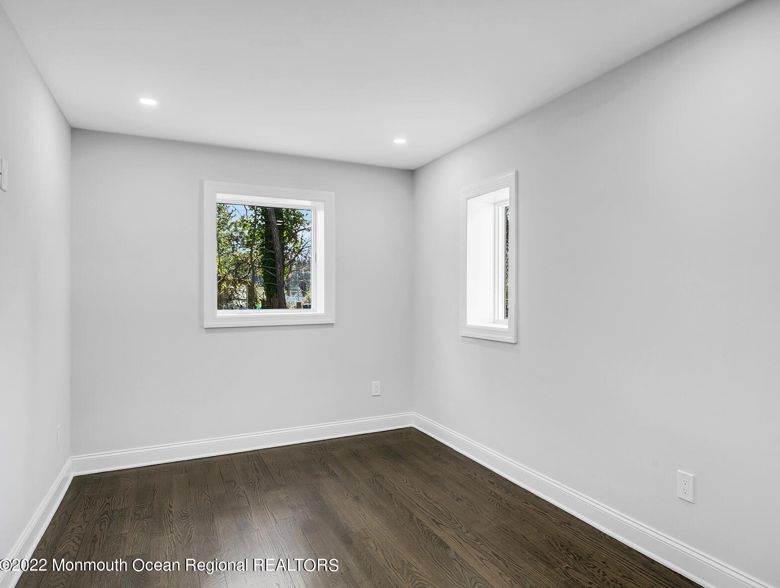 33 New St, Vanderburg NJ  07722-1646 exterior