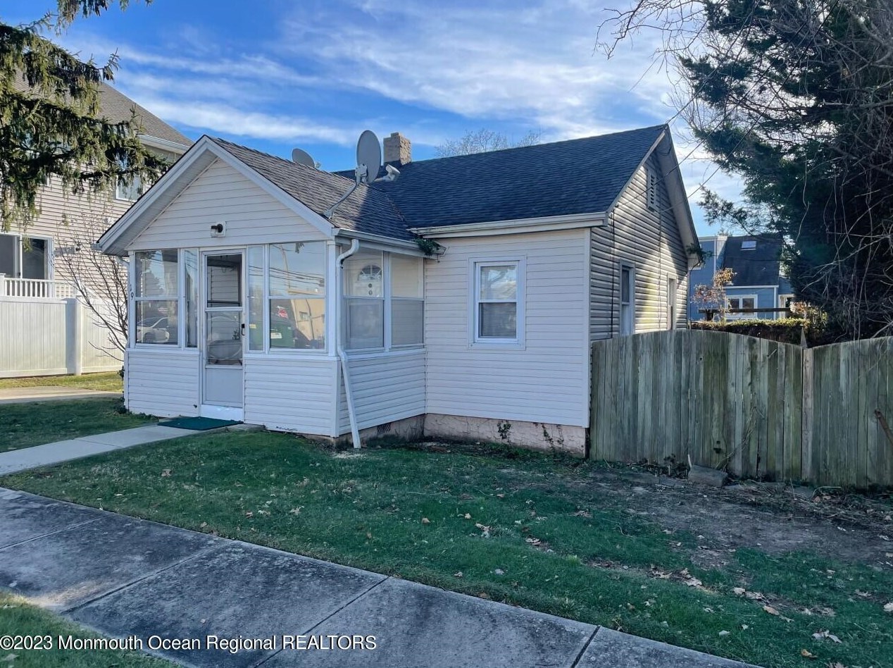 19 1st Bayway, Toms River, NJ 08753-6901