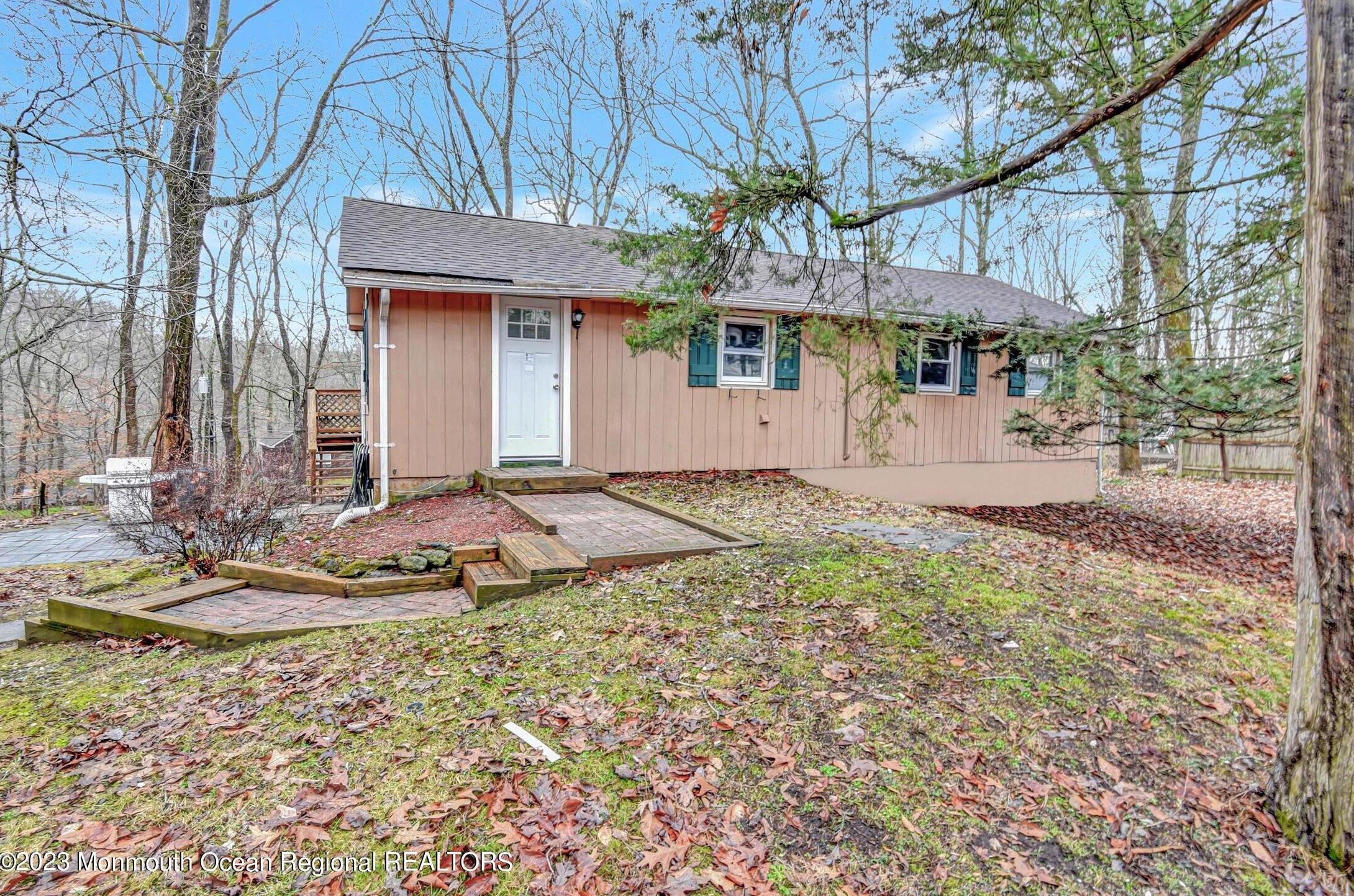 913 Kill Dr, Fredon, NJ 07860