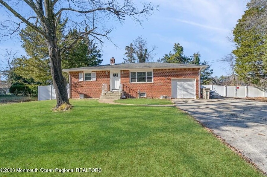 11 Scott Dr, Berkeley Township, NJ 08721
