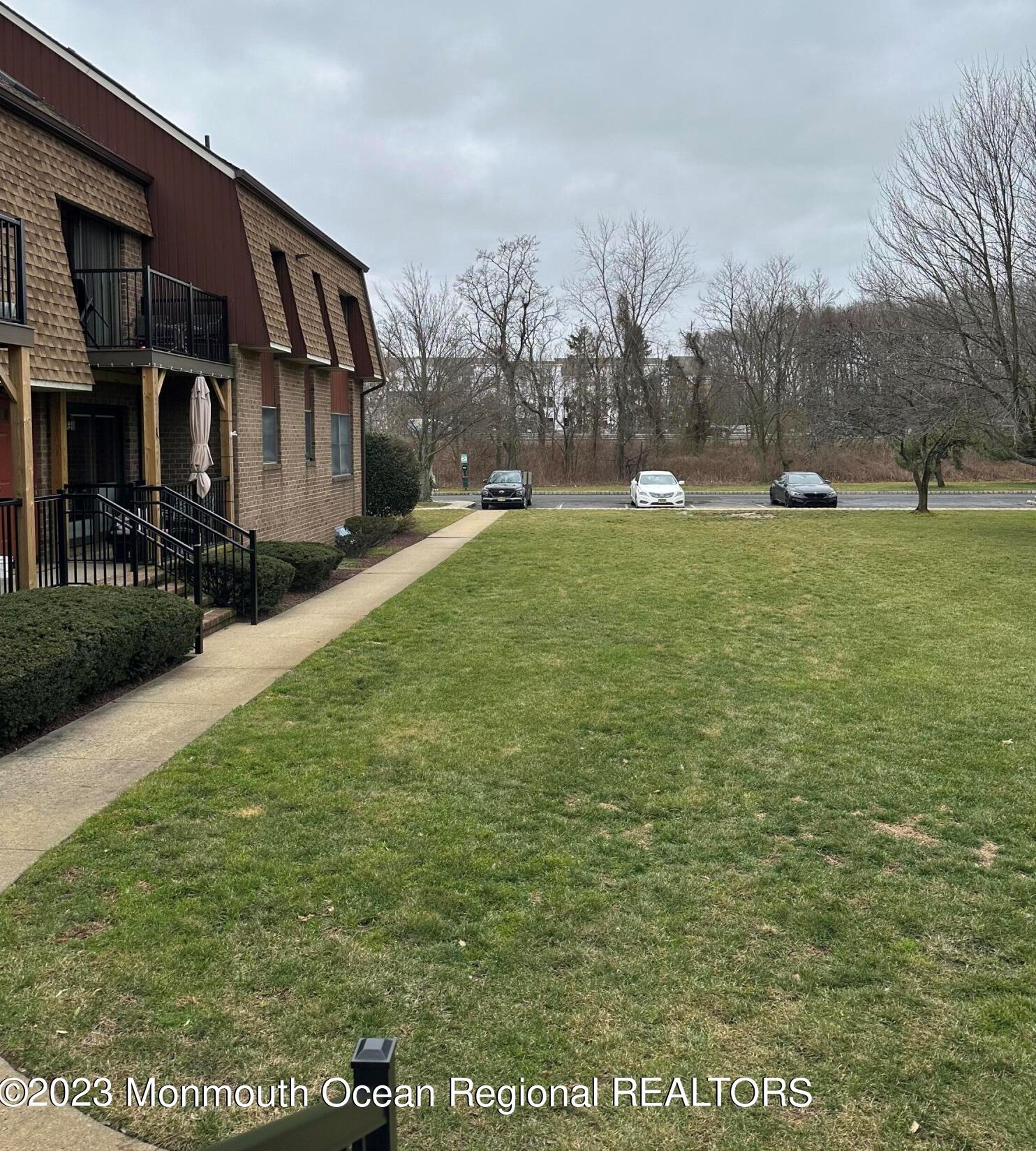 32 Ginger Ct, Tinton Falls, NJ 07724