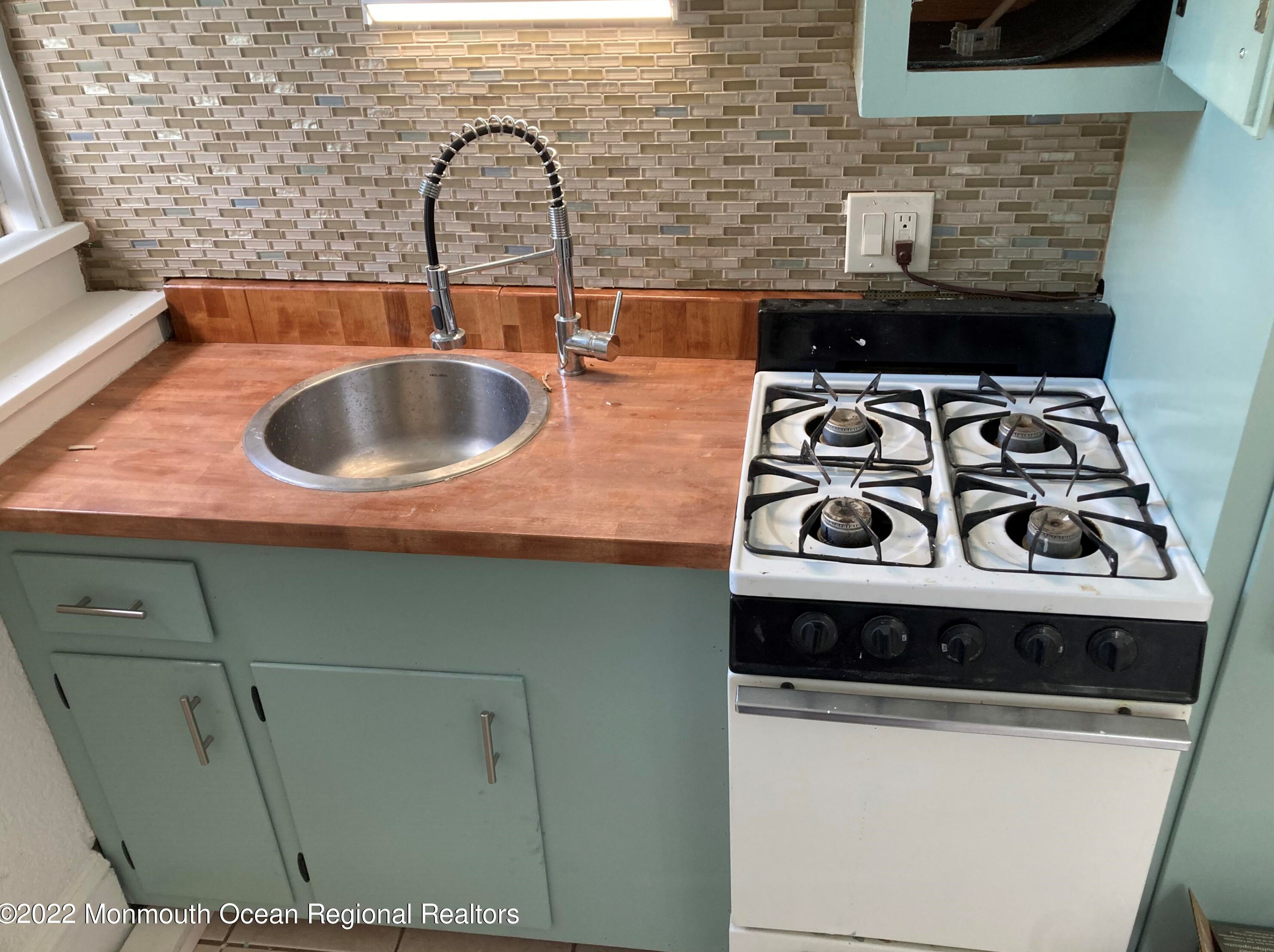334 Barnegat Blvd, Beachwood NJ  08722-2911 exterior