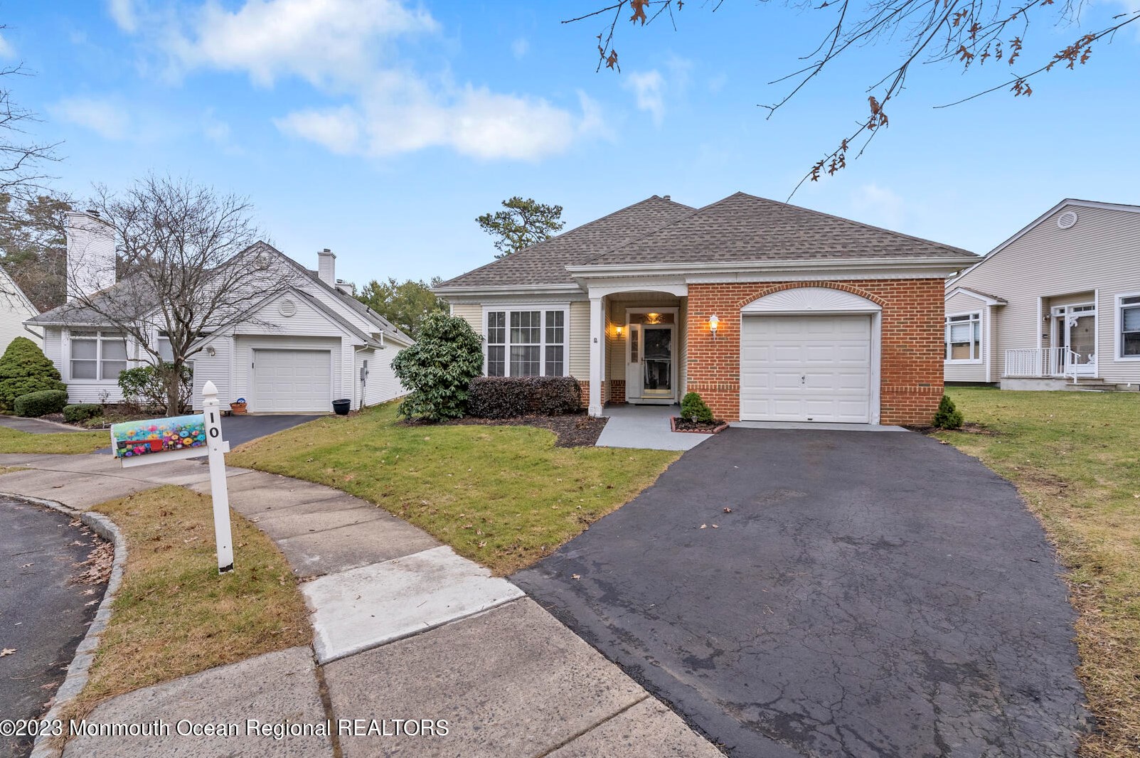 10 Springlawn Dr, Lakewood, NJ 08701