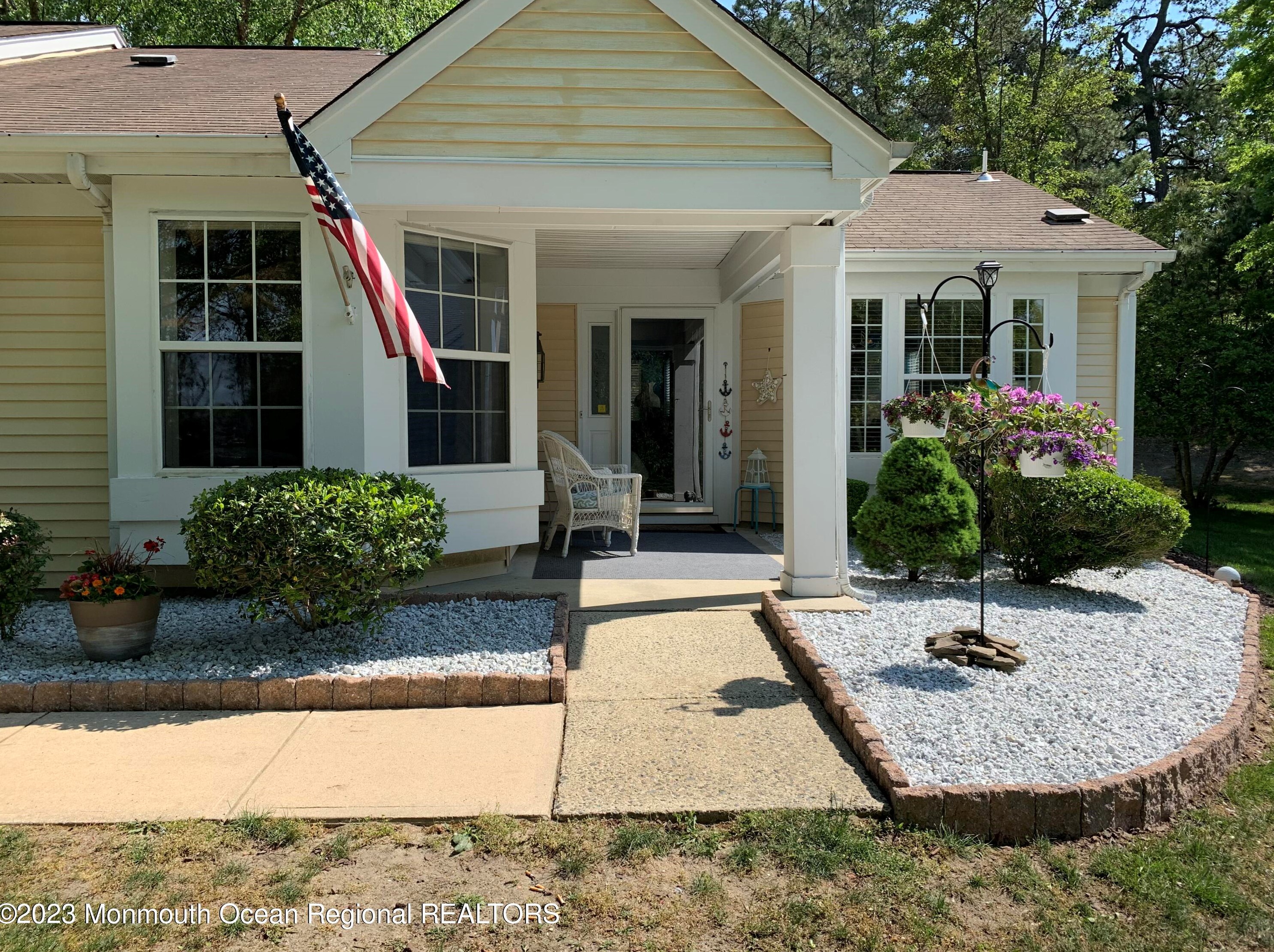 1248 Thornbury Ln #b, Lakehurst, NJ 08759