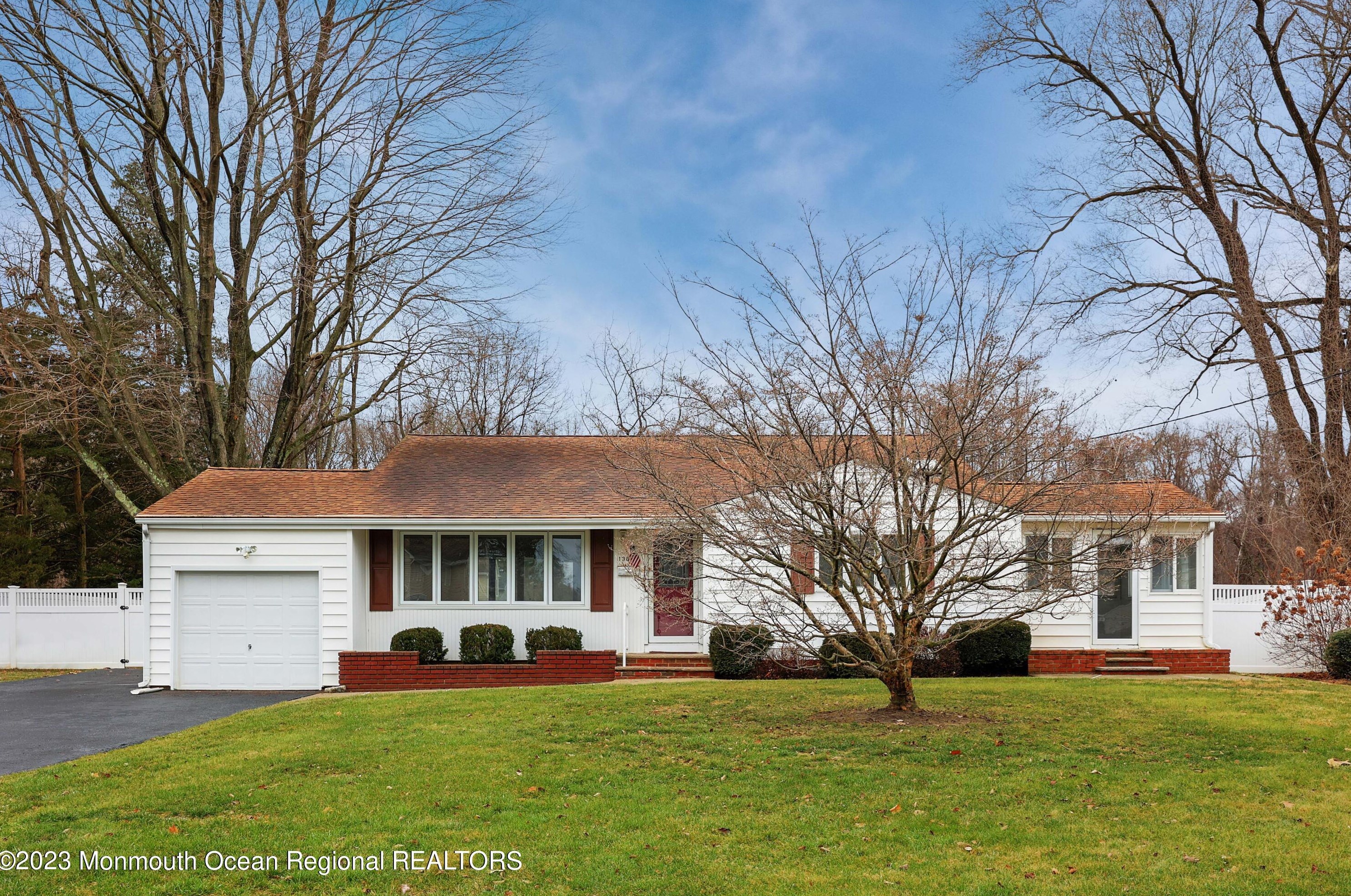 138 Manor Pkwy, Lincroft, NJ 07738