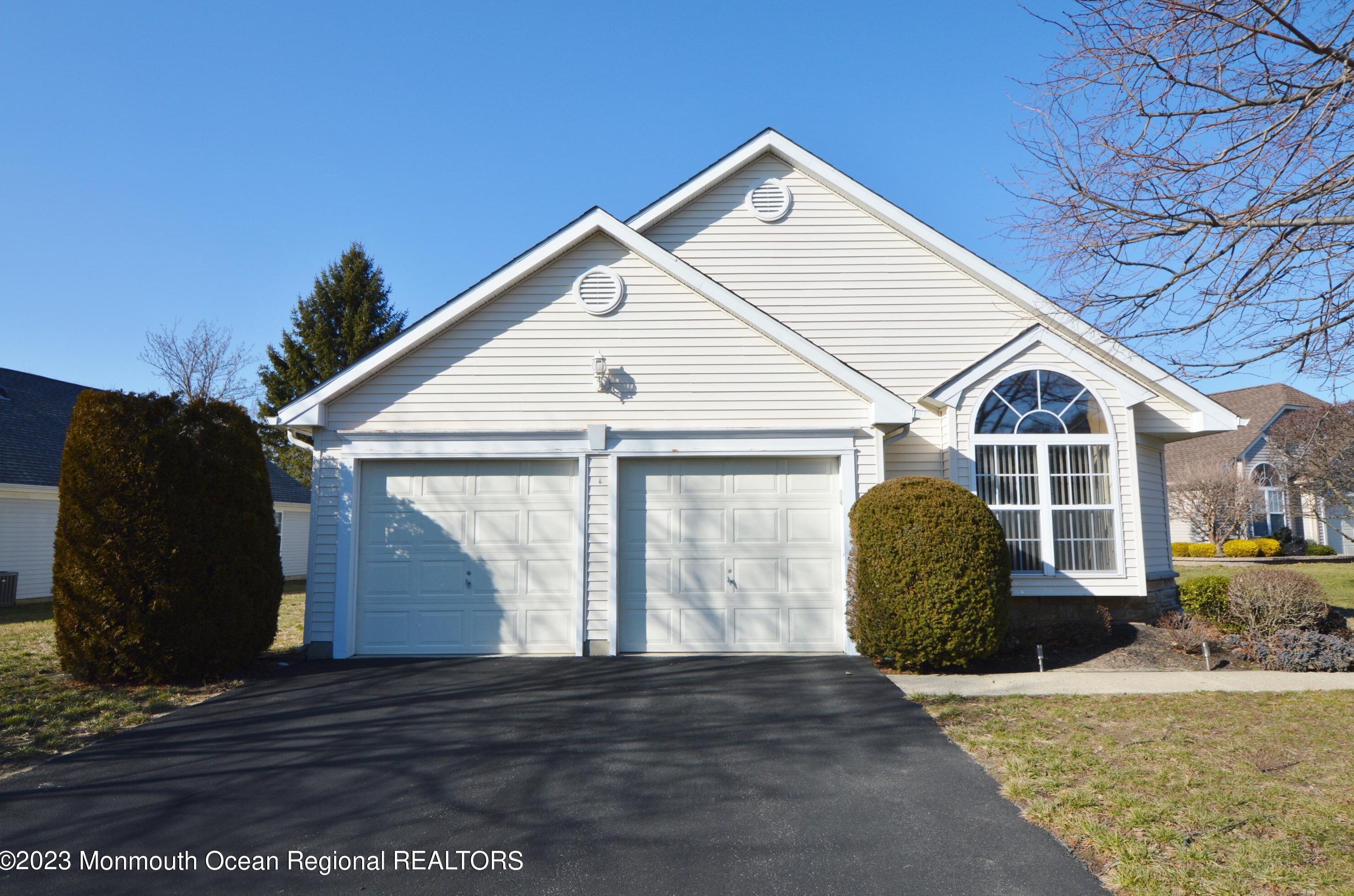2736 Dalton Ln, Toms River, NJ 08755-2538