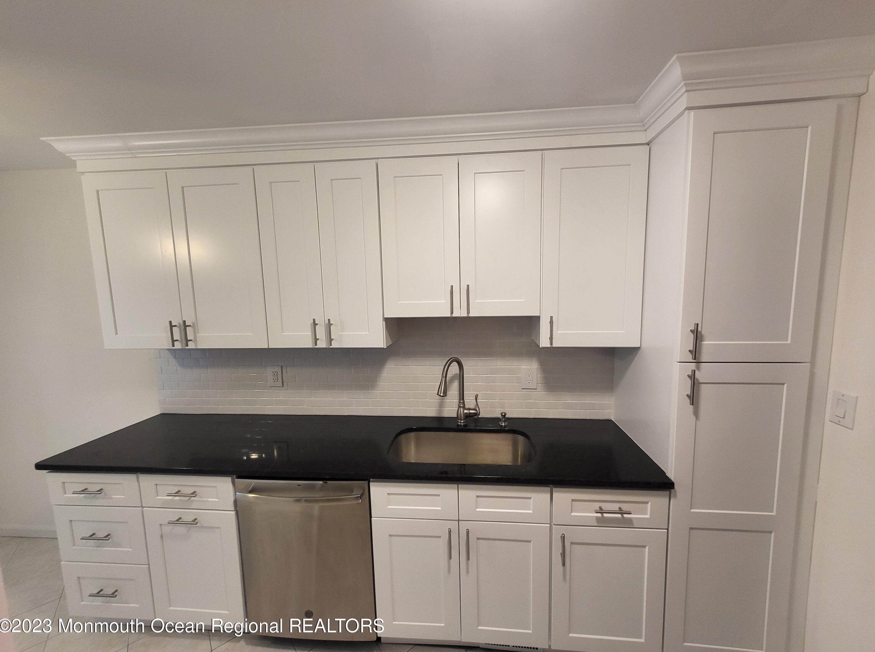 154 Northampton Dr, Holmdel Village, NJ 07733