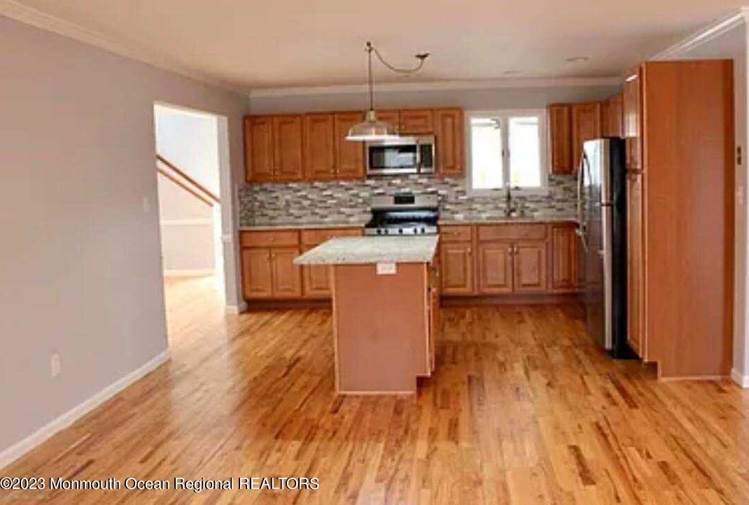 498 Nautilus Dr, Cedar Bonnet Island, NJ 08050