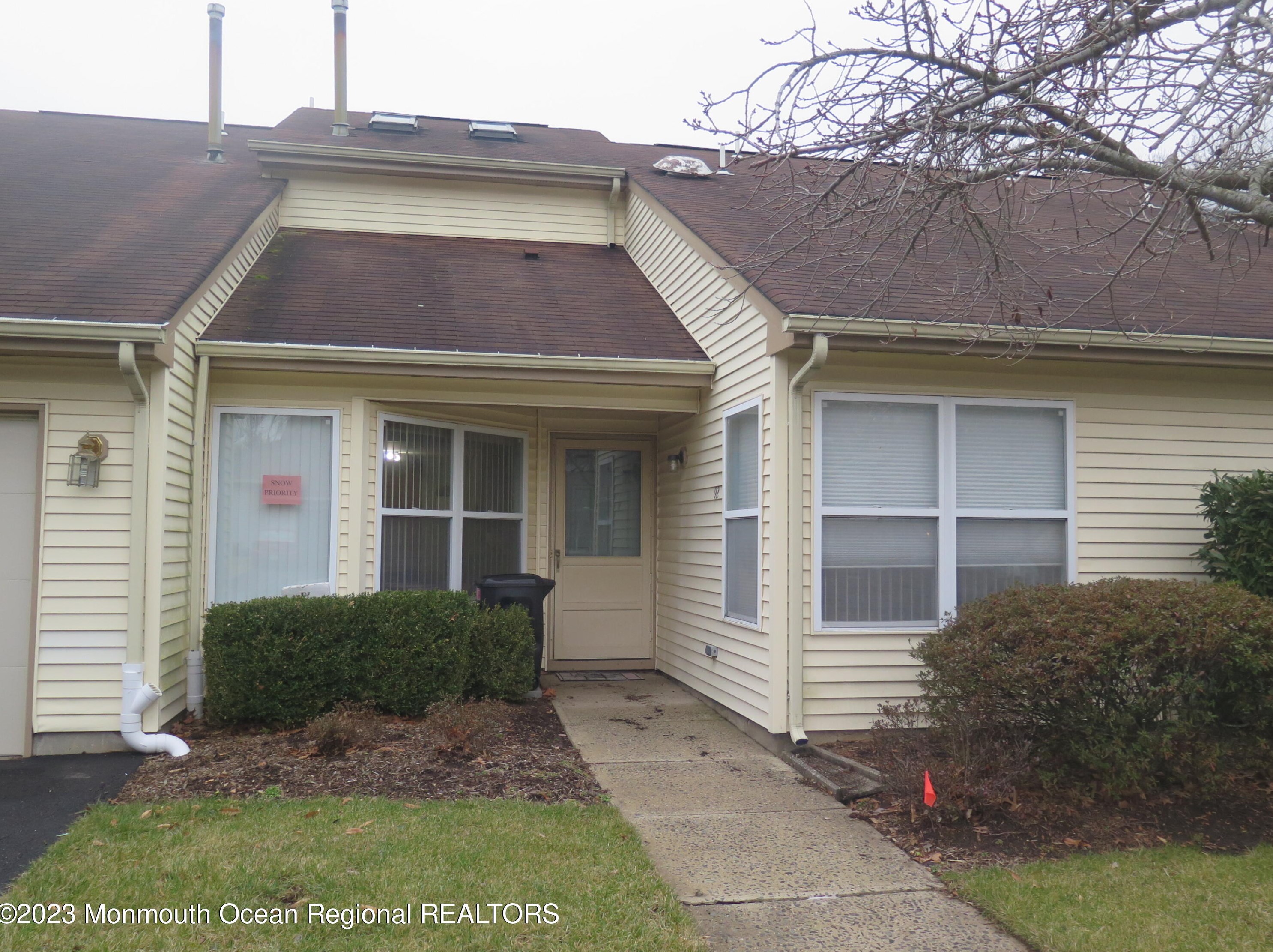 92 Sunnymede St, Millstone Township, NJ 07726-4709