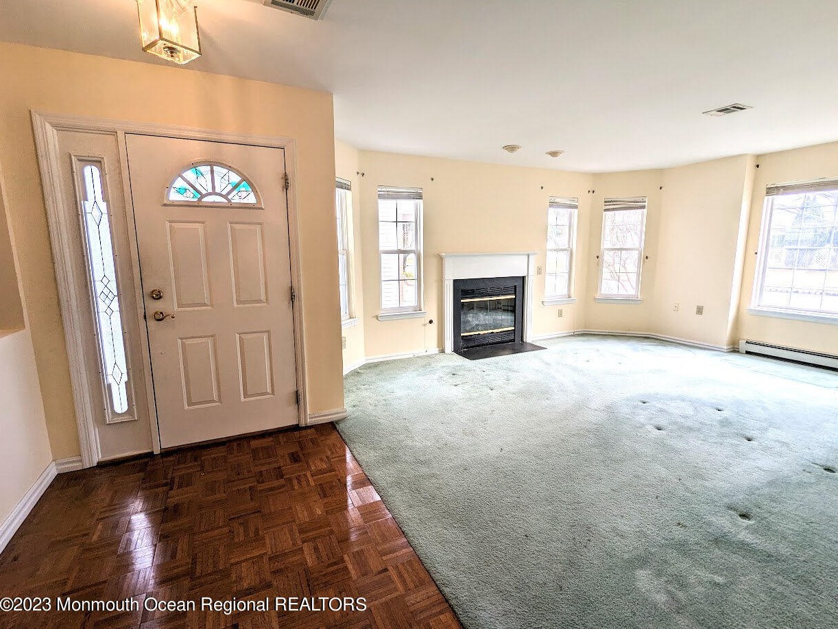 34 Winterton Dr, Toms River, NJ 08757-6022
