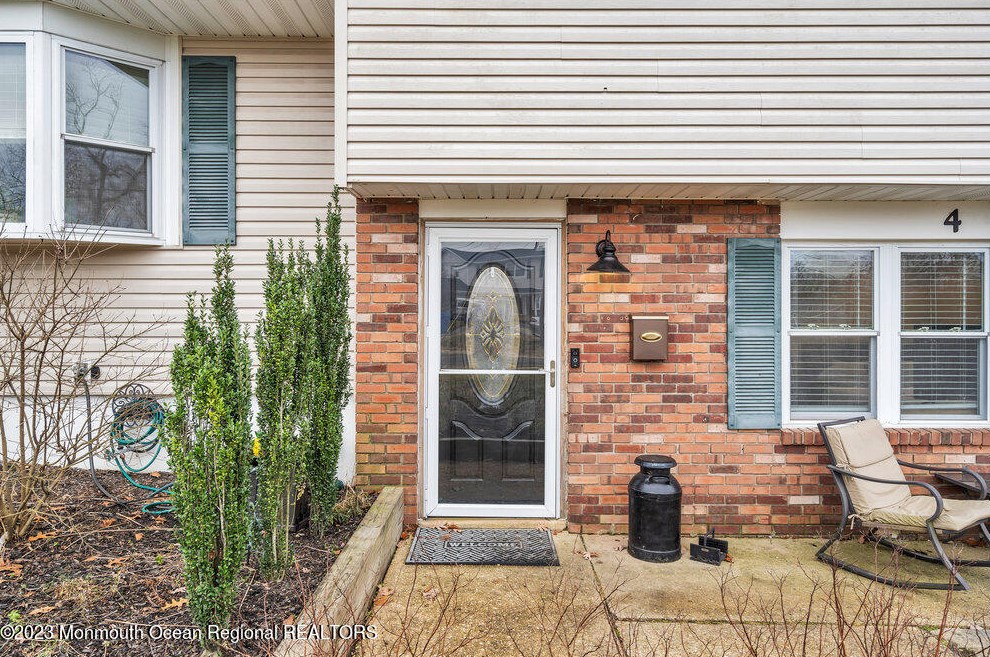 4 Vassar Ct, Jackson Twp, NJ 08527