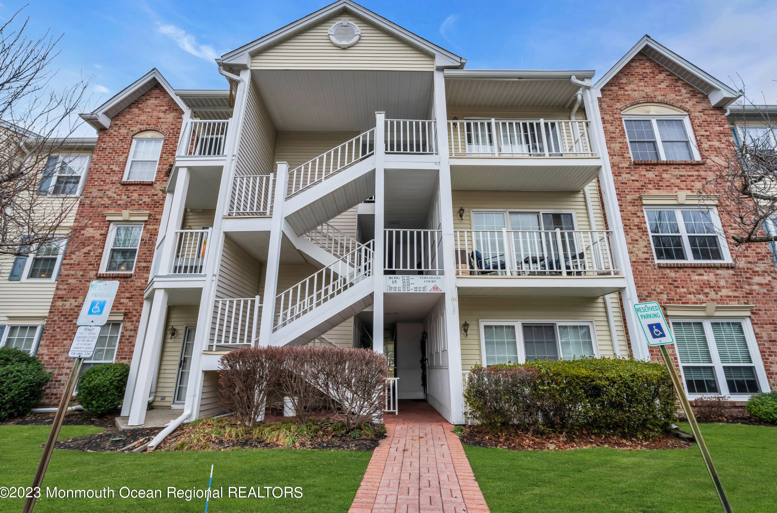 43 Versailles Ct, Trenton, NJ 08619