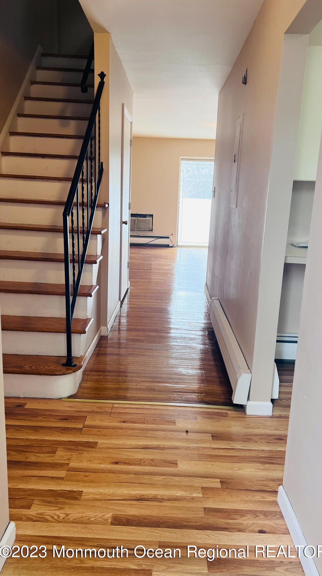 72 Manchester Ct Apt E, East Freehold, NJ