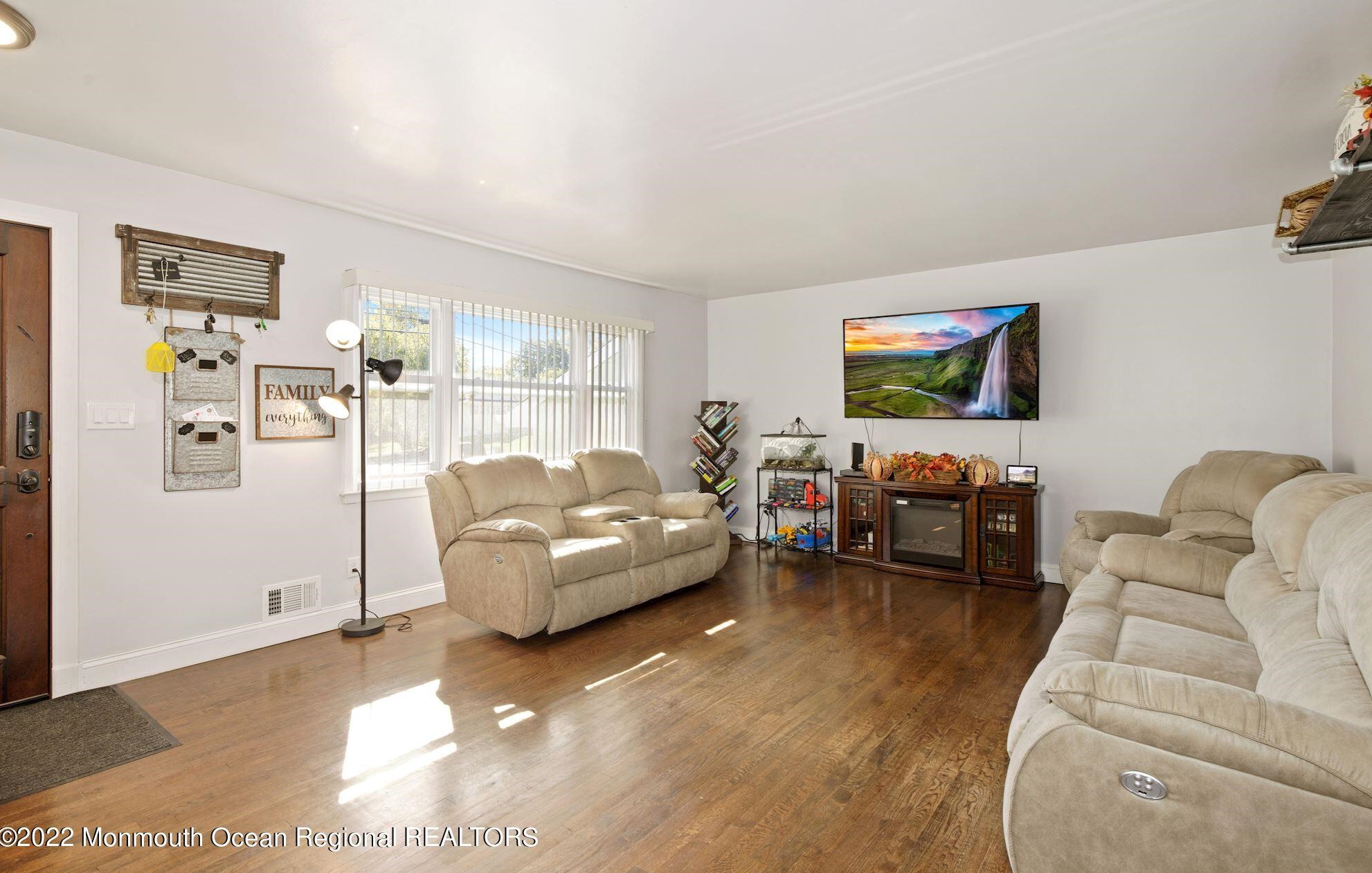7 Ash Dr, Wall Township, NJ 07753-3605