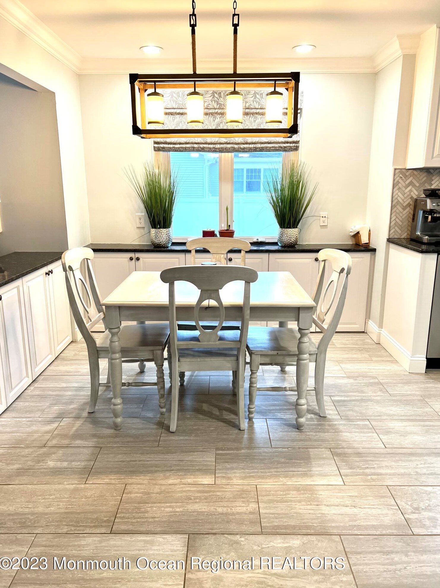 12 Columbus Dr, Monmouth Beach, NJ 07750