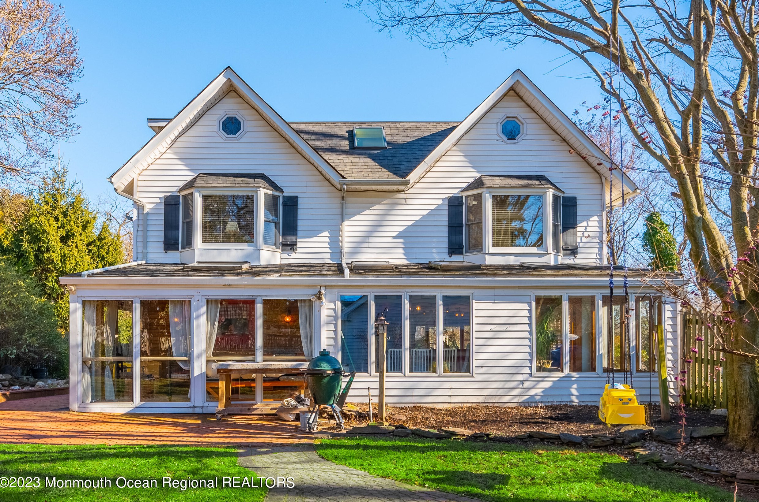 15 Hartshorne Pl, Middletown, NJ 07748