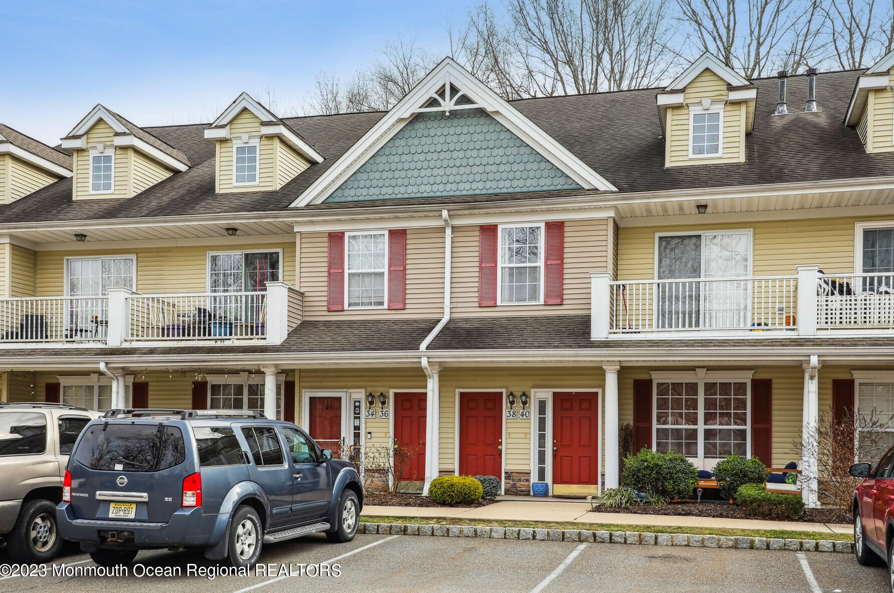 38 Oxford Ct, Millstone Township, NJ 07726-1571