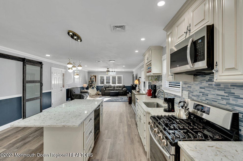 243 Orlando Blvd, Toms River NJ  08757-6233 exterior