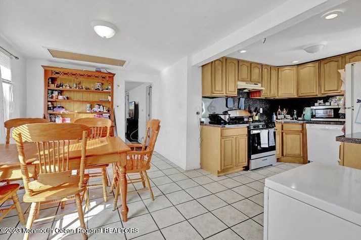 84 Pineview Ave, Ideal Beach, NJ 07734