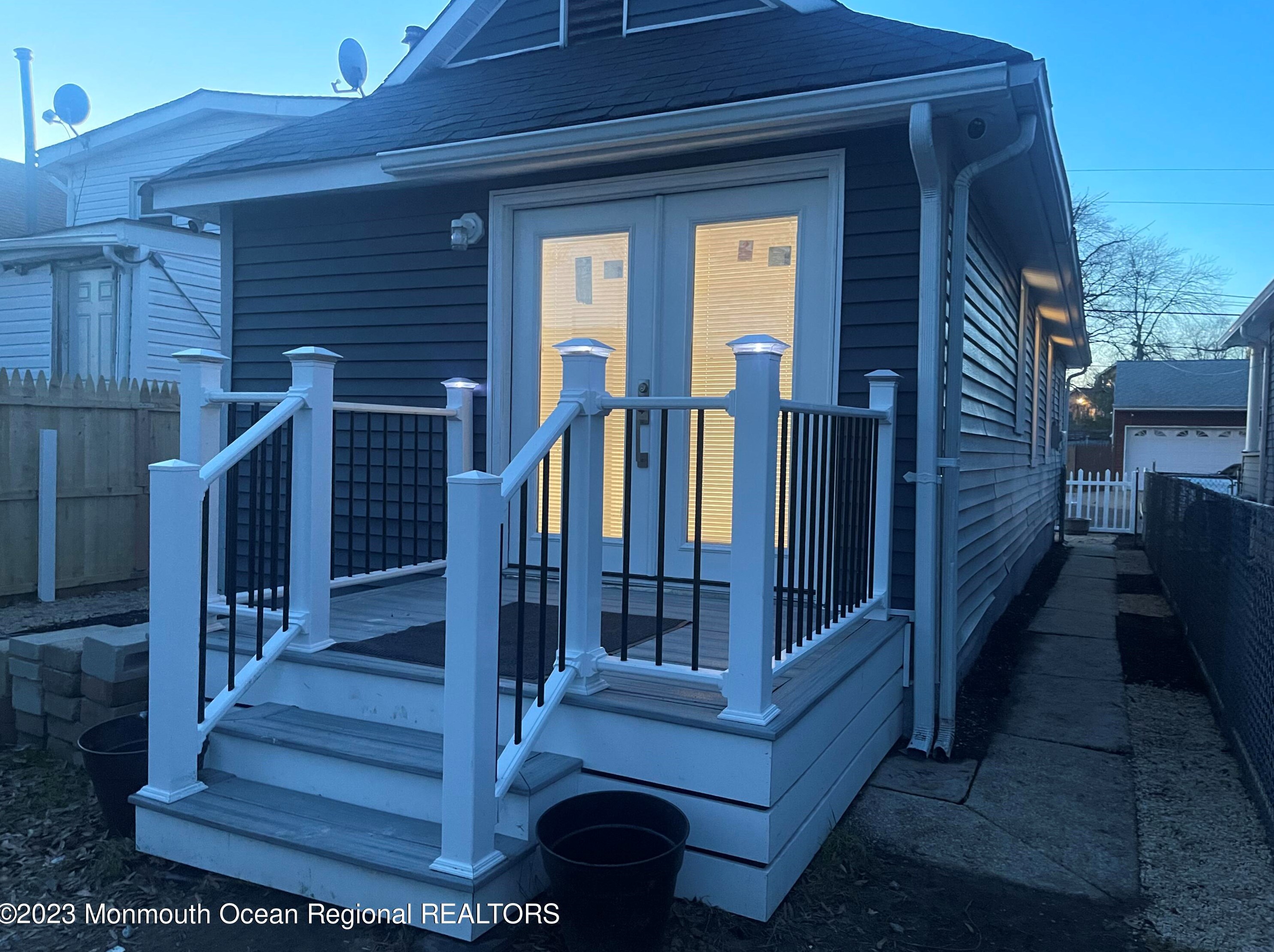 52 Bayview Ave, Ideal Beach NJ  07734-1235 exterior