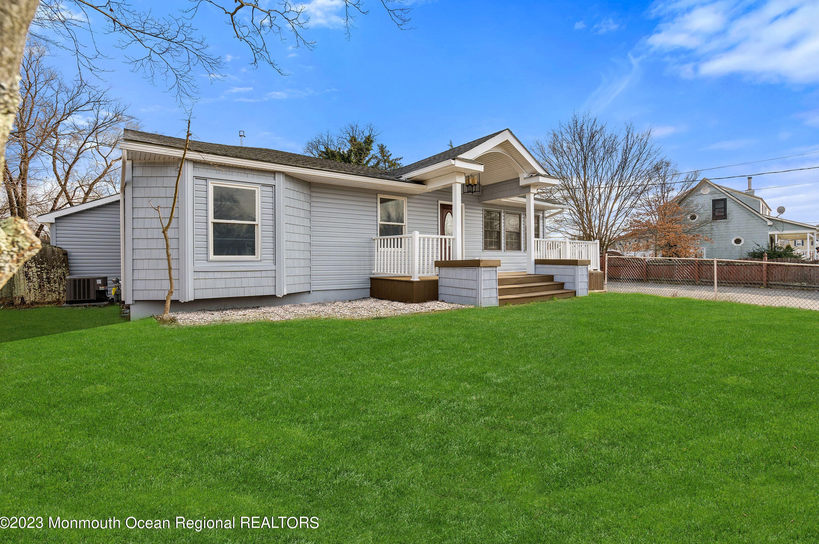 8 Green Ridge Dr, Toms River, NJ 08757-5115