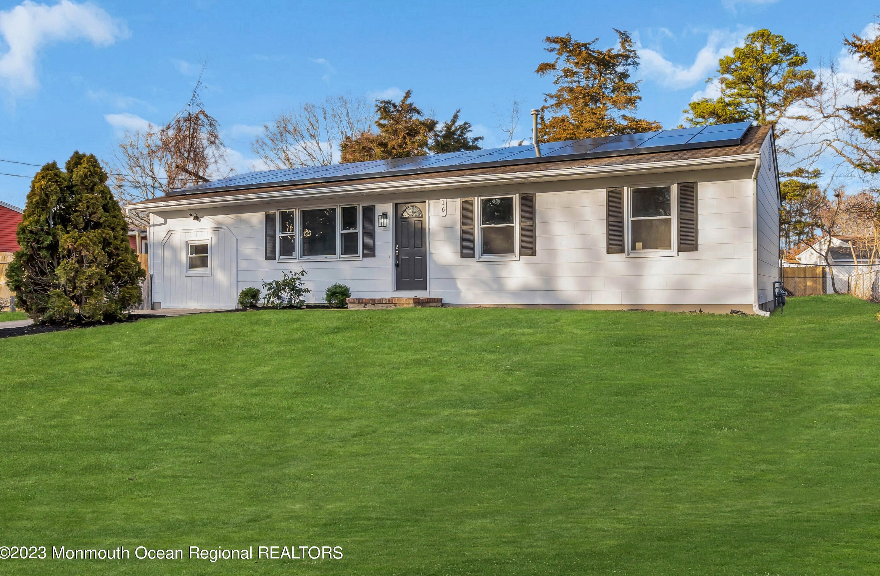 16 Laurel Blvd, Lacey Township, NJ 08734