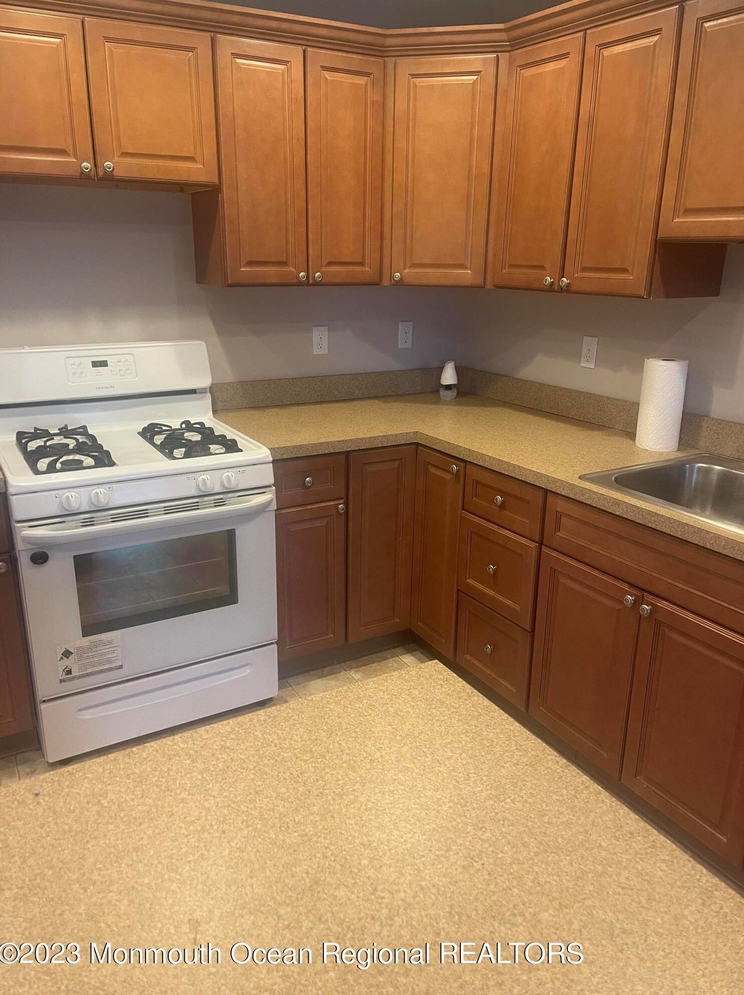 2 Leonardville Rd #2a, Middletown, NJ 07748