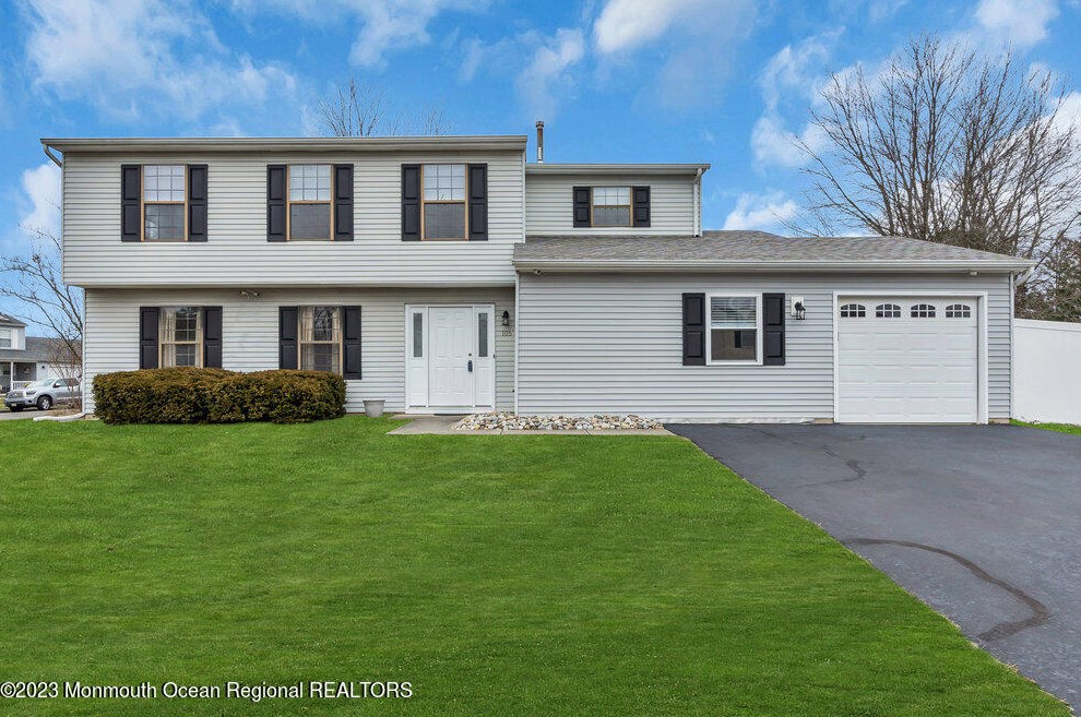 105 Appletree Rd, Wall Township, NJ 07731-2229