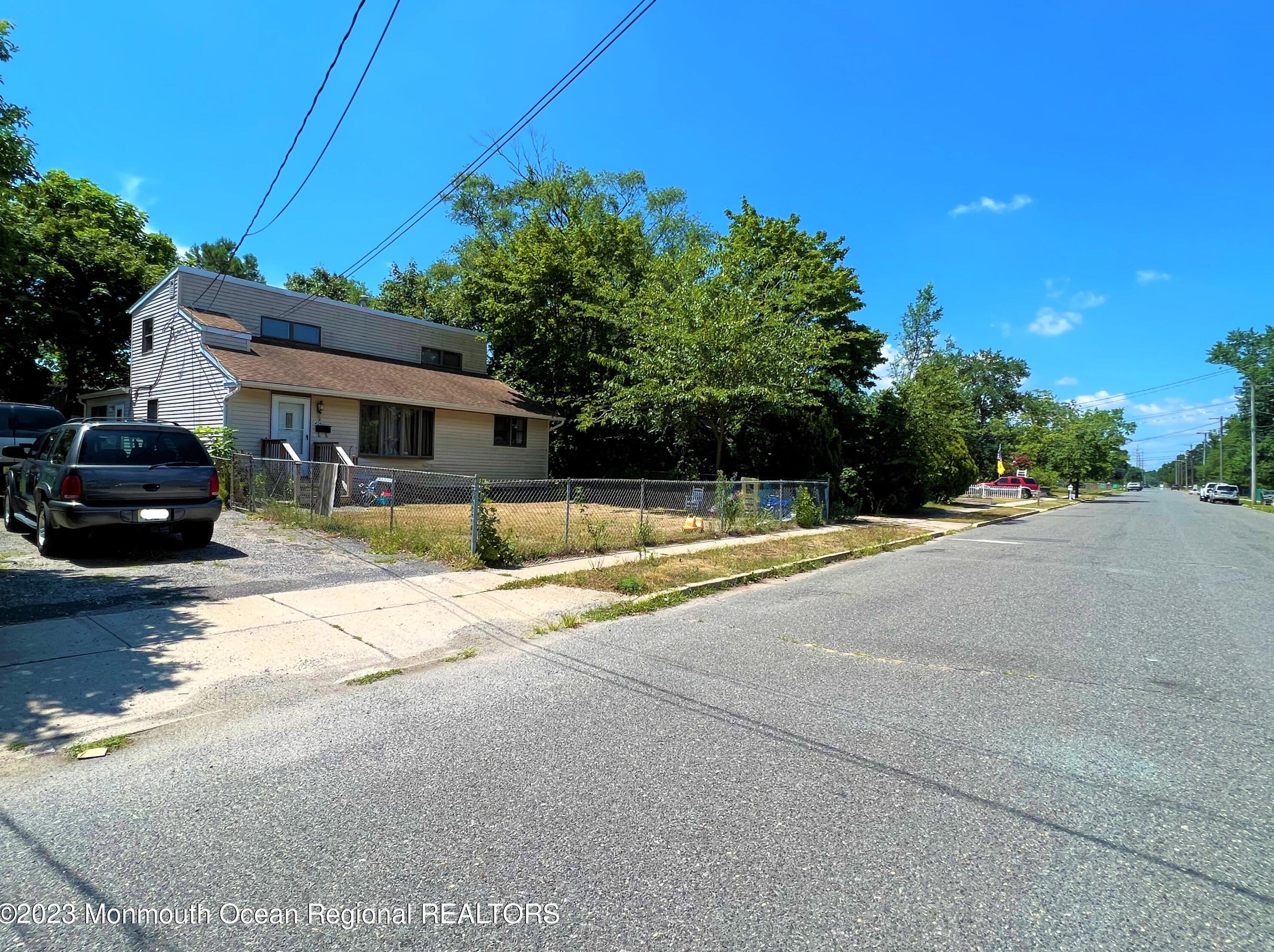 406 Maple St, Lakehurst, NJ 08733