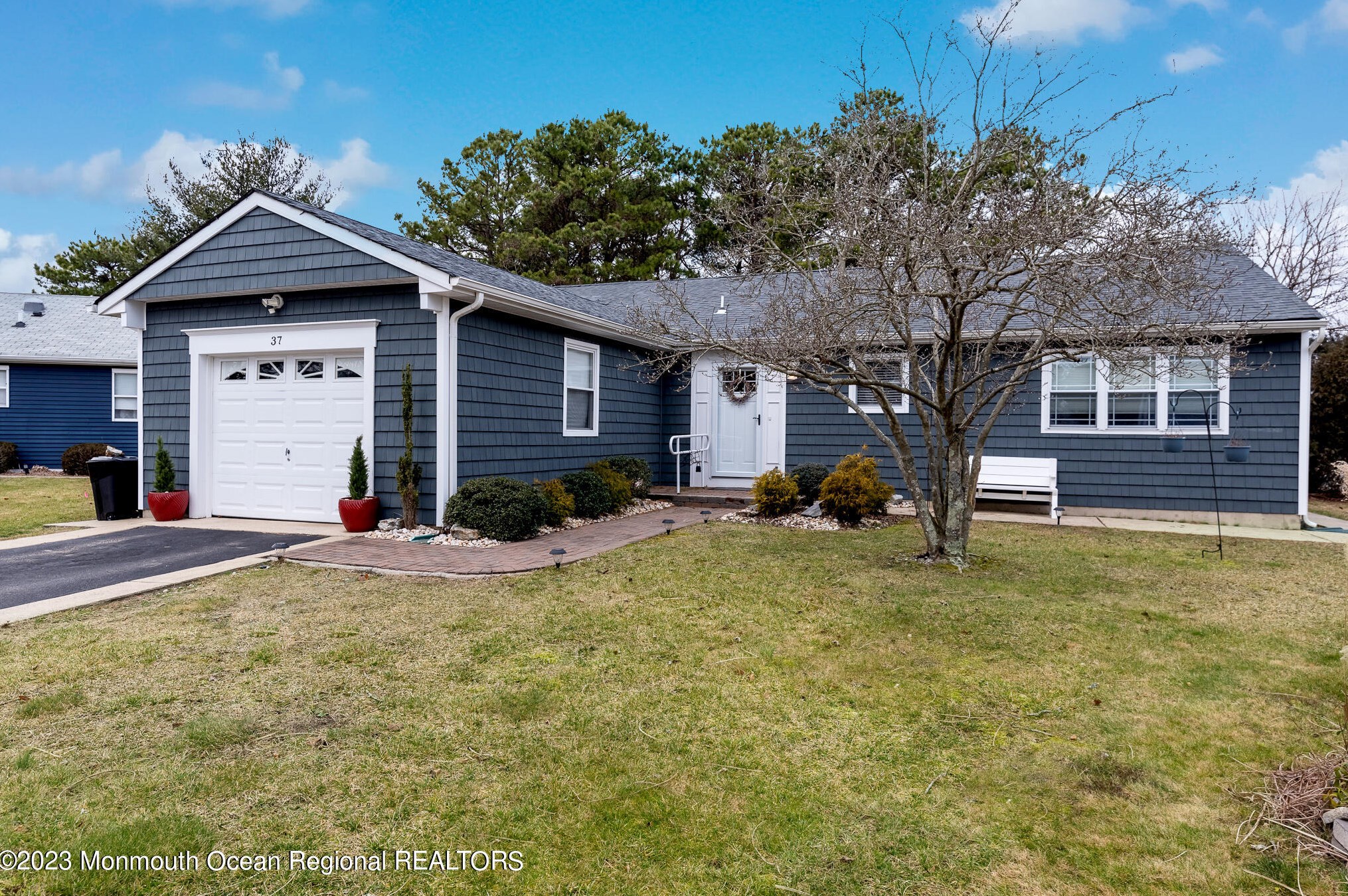 37 Kinkora Ct, Toms River, NJ 08757-6429