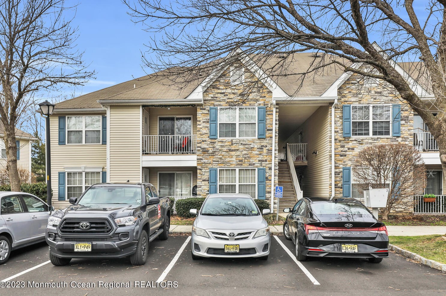 232 Wedgewood Cir, Belford, NJ 07718