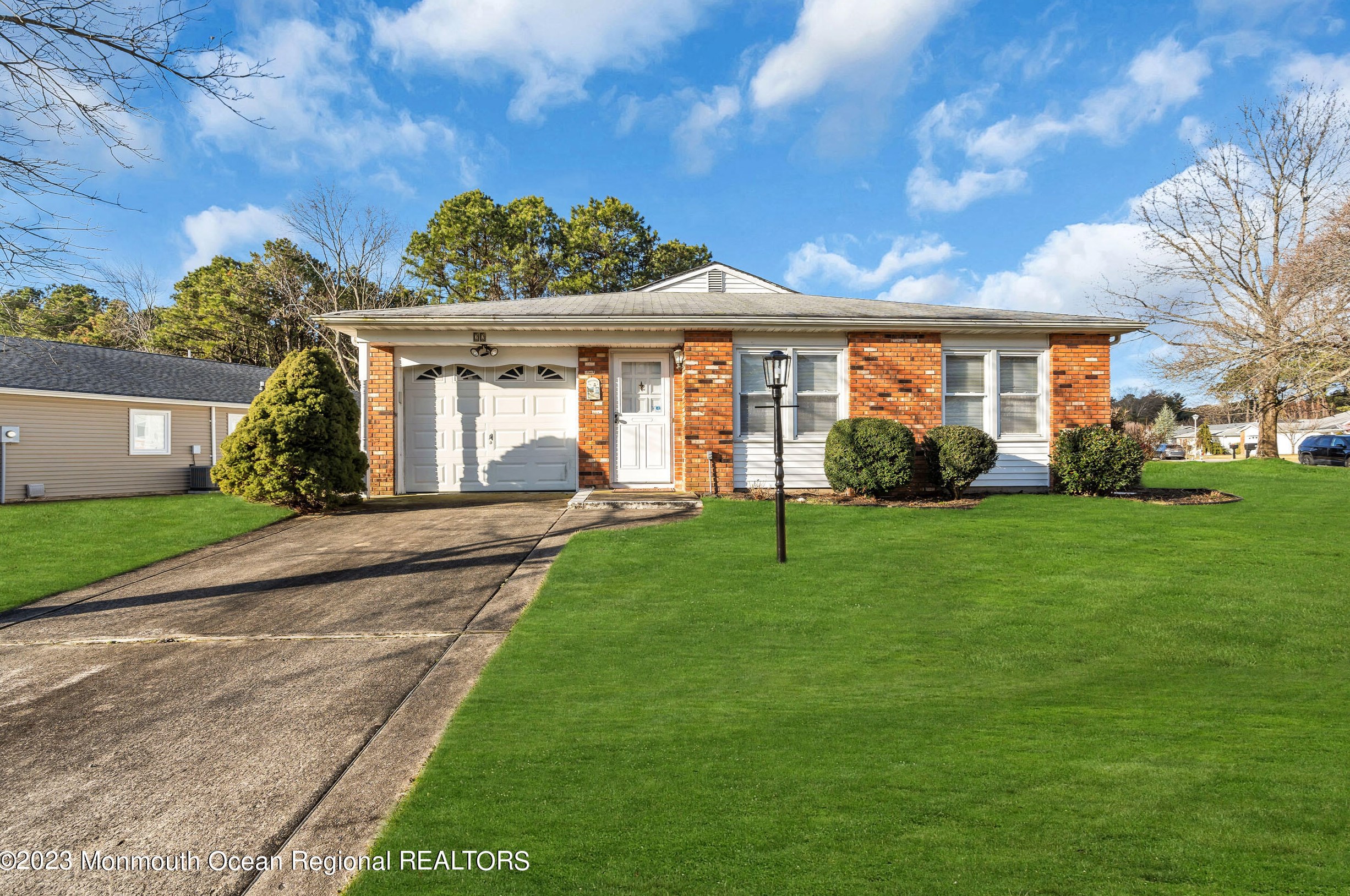22 Yorkwood Dr, Bricktown, NJ 08723