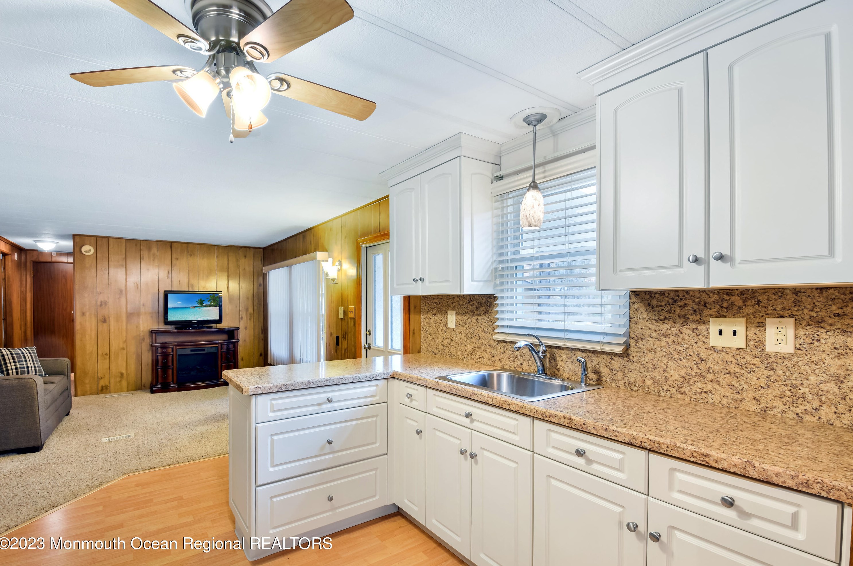 8 Sunflower Dr, Jackson Twp, NJ 08527