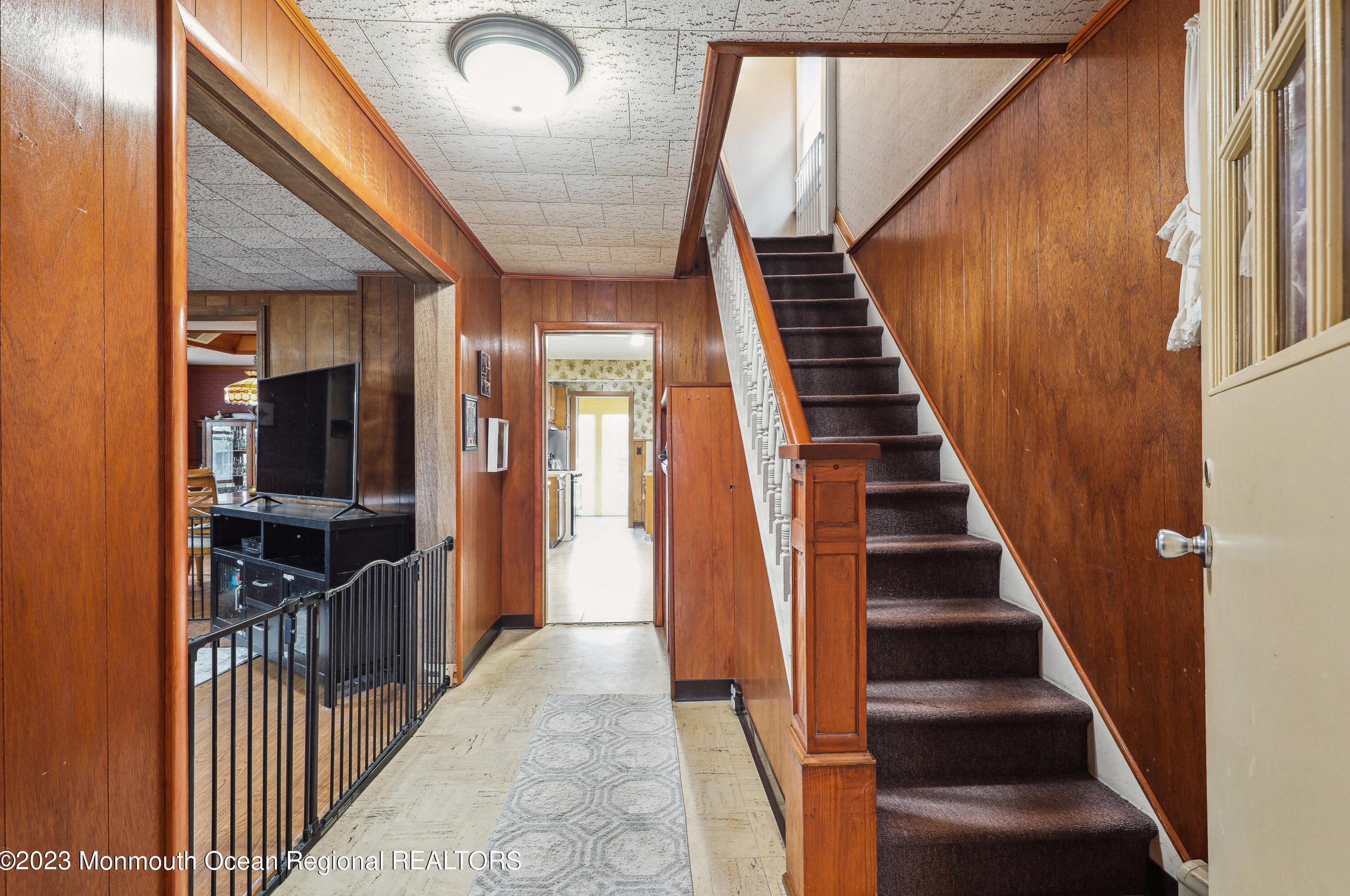 6 1st St, Matawan, NJ 07747-2310