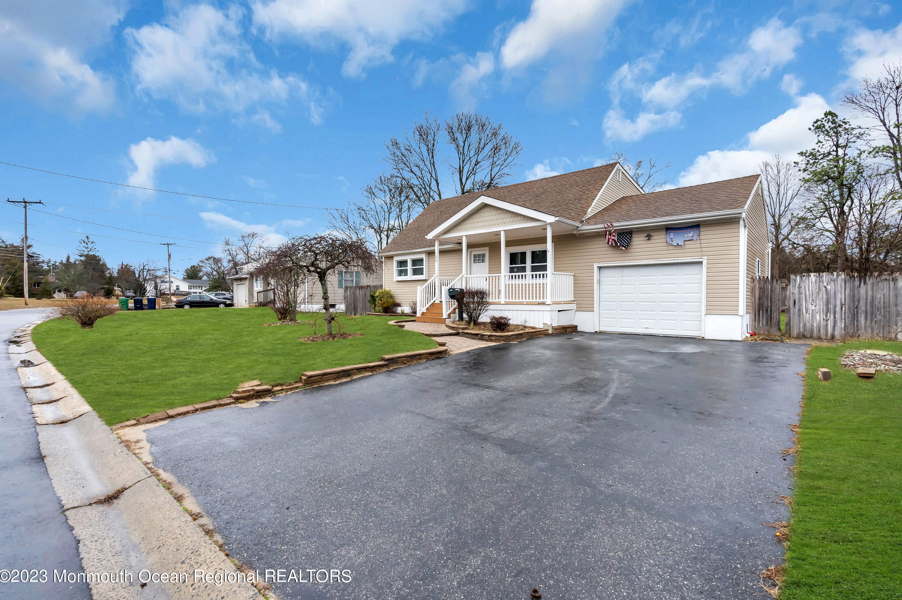 130 Attison Ave, Toms River NJ  08757-5206 exterior